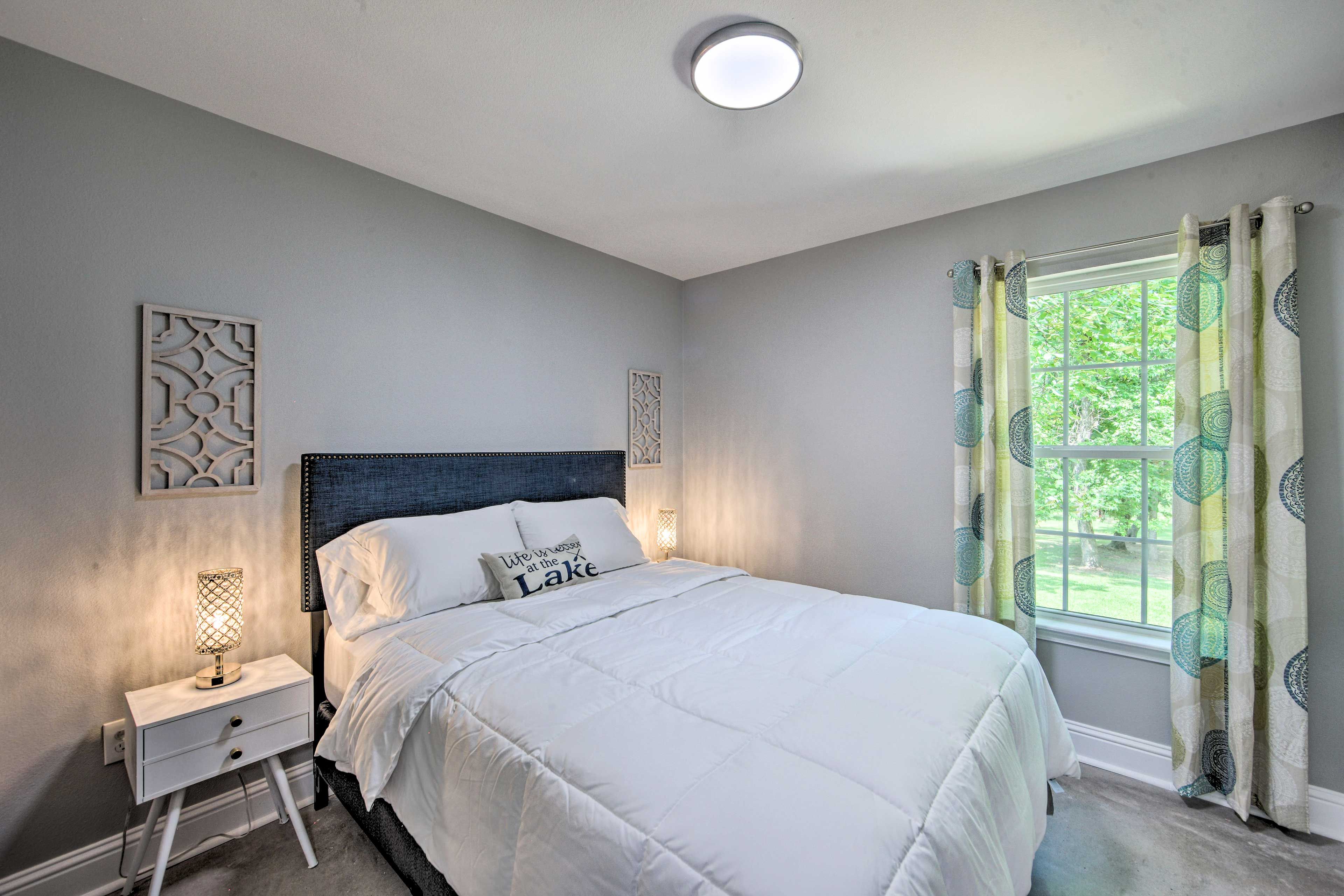 Bedroom 2 | Queen Bed