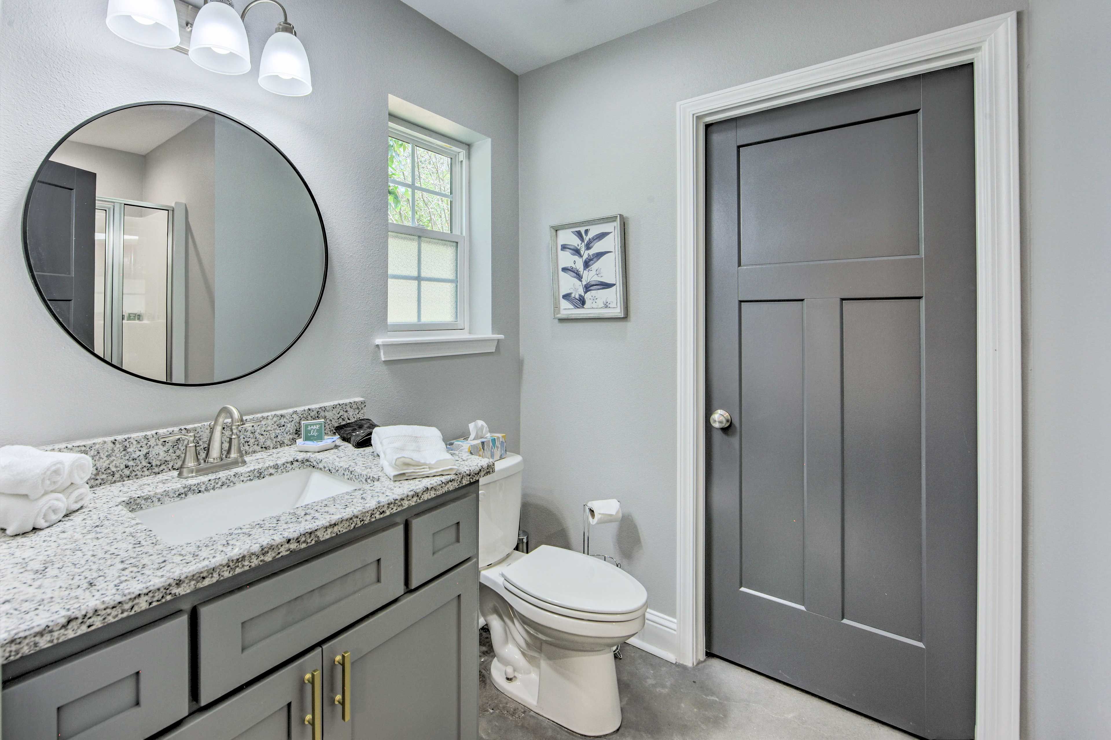 En-Suite Bathroom | Complimentary Toiletries | Hair Dryer