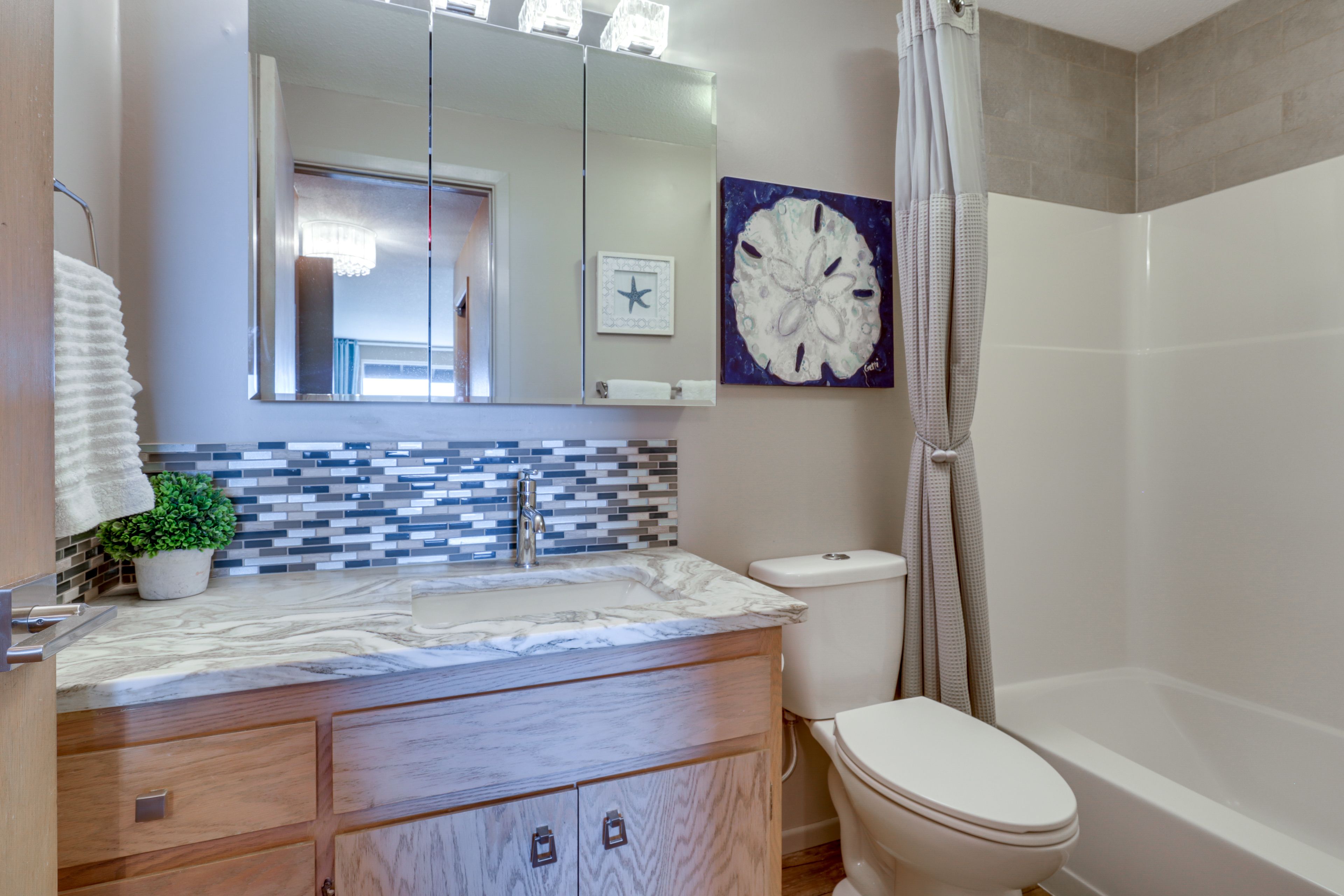 En-Suite Bathroom | Towels Provided