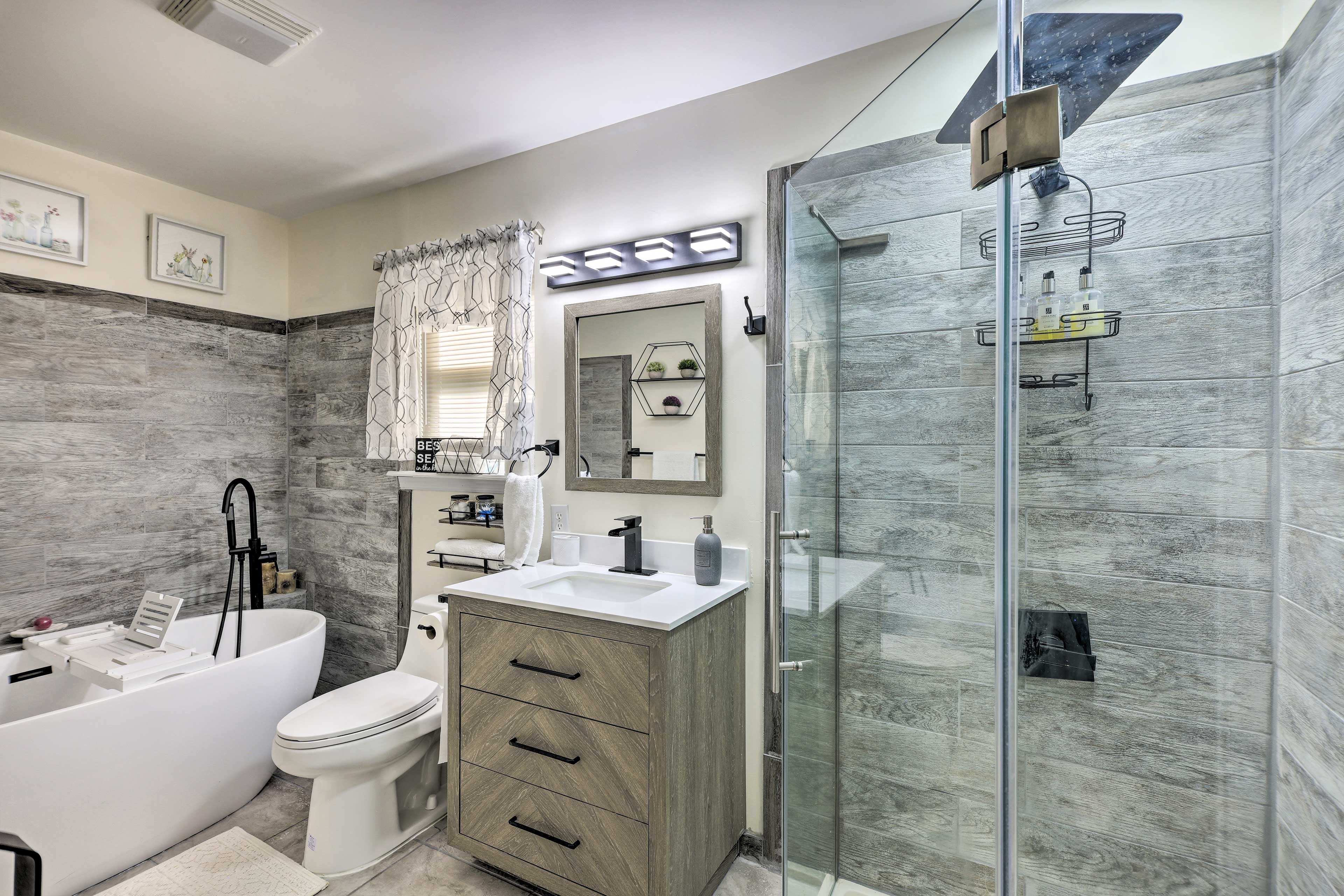 En-Suite Bathroom | Complimentary Toiletries