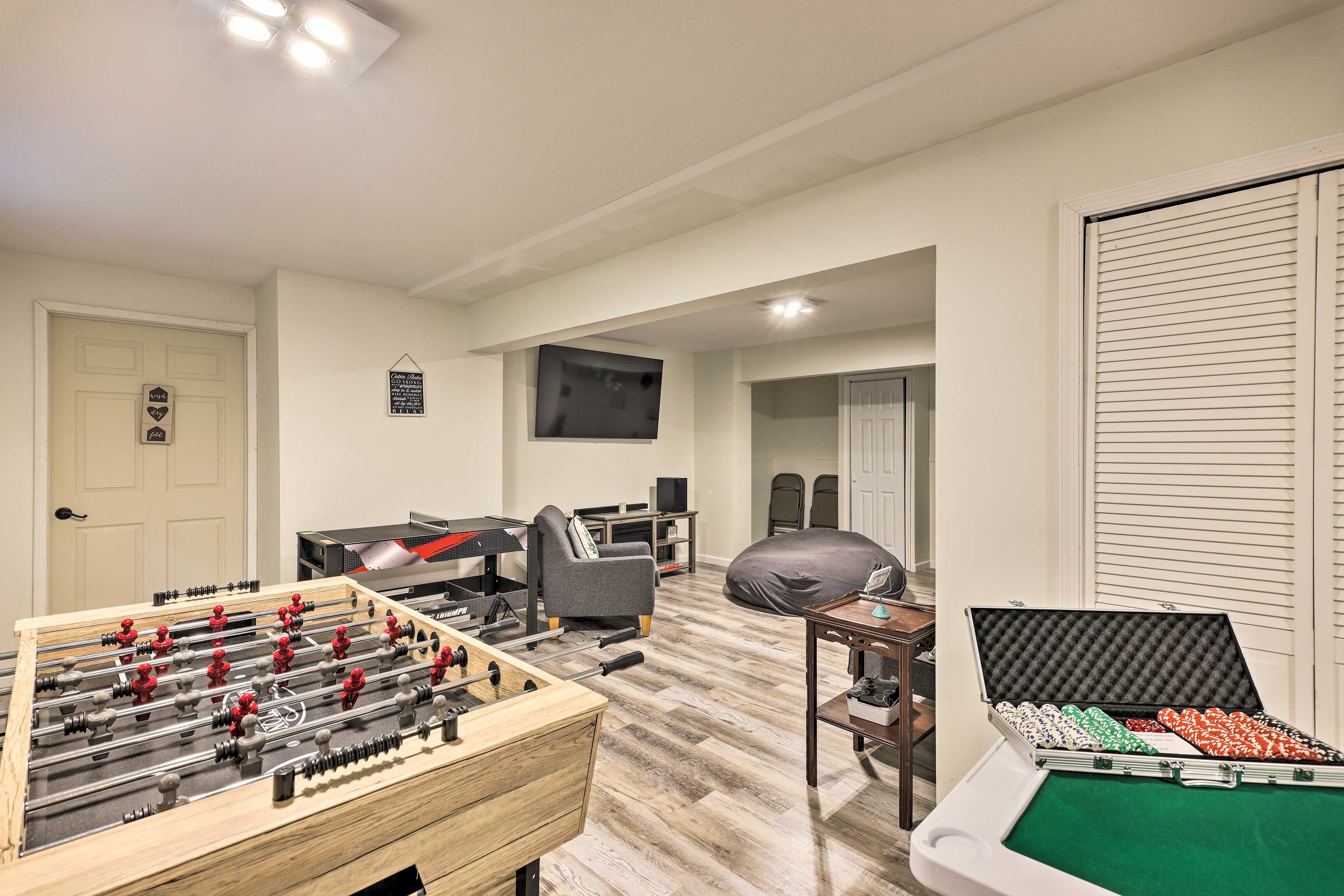 Game Room | Futon | Foosball | Ping Pong | Poker | Pool Table