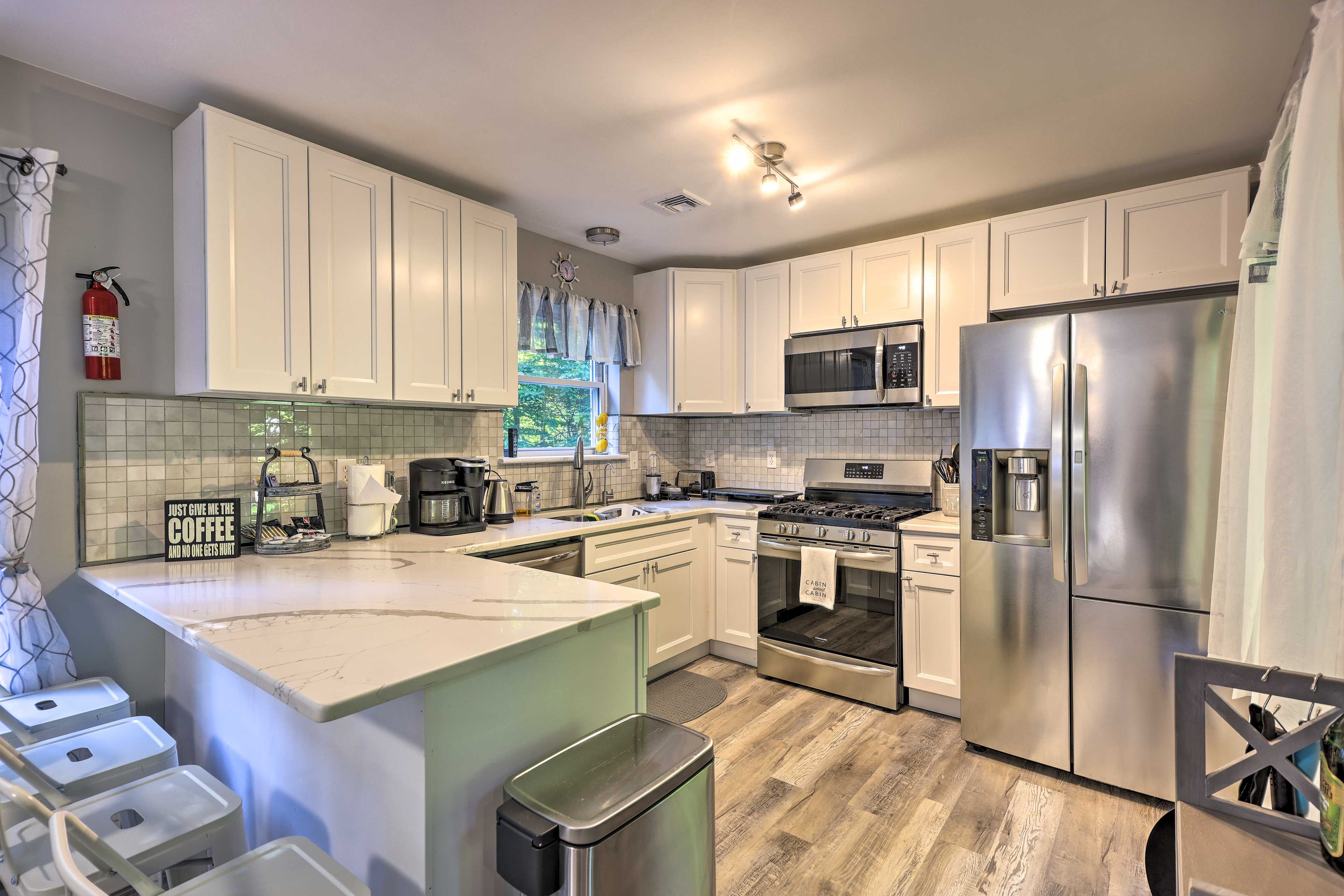 Kitchen | Keurig Duo | Electric Kettle | Cooking Essentials