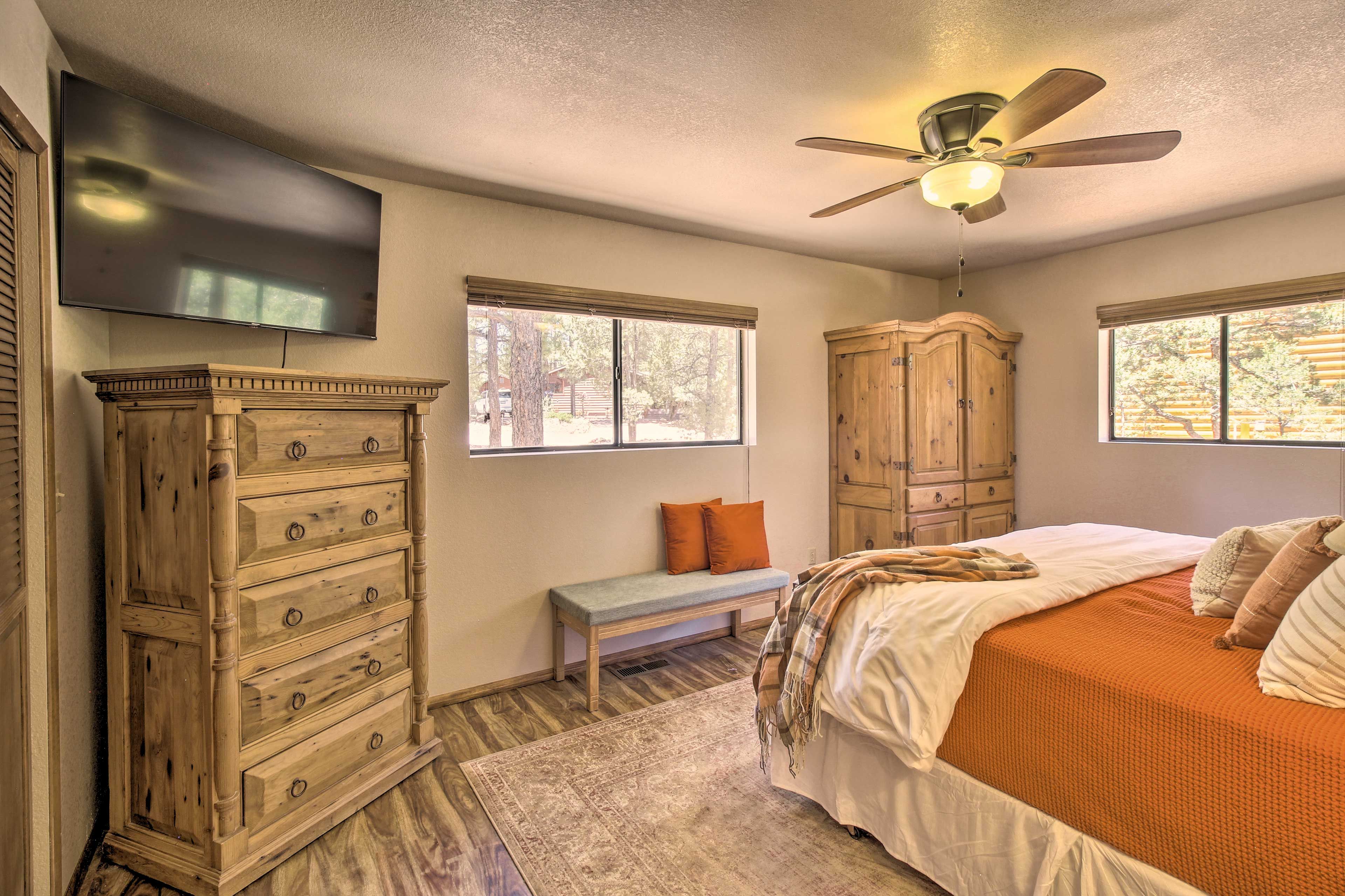Bedroom 1 | King Bed | Smart TV