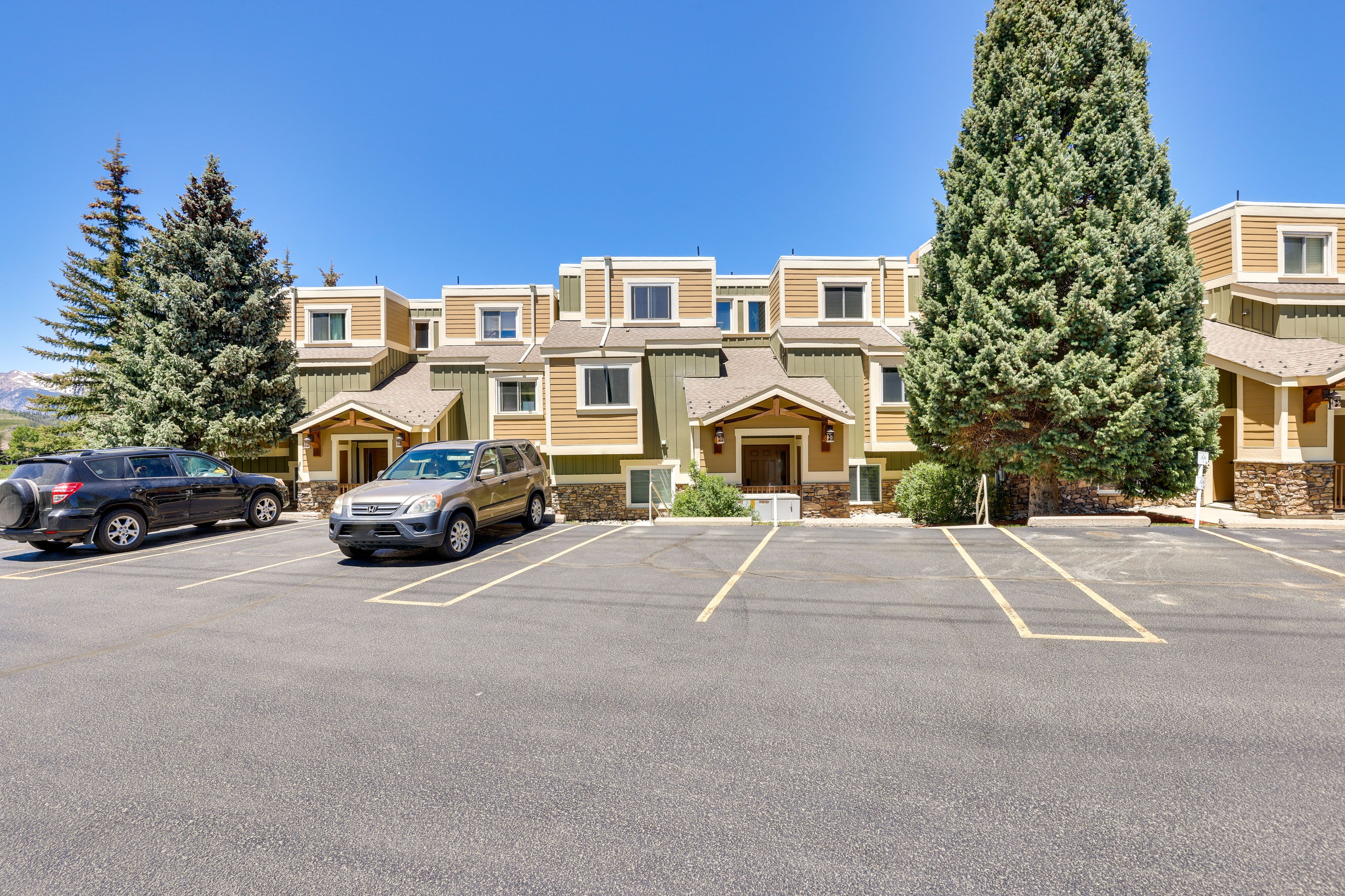 Parking | Reserved Spot {1 Vehicle) | Parking Lot (1 Vehicle)