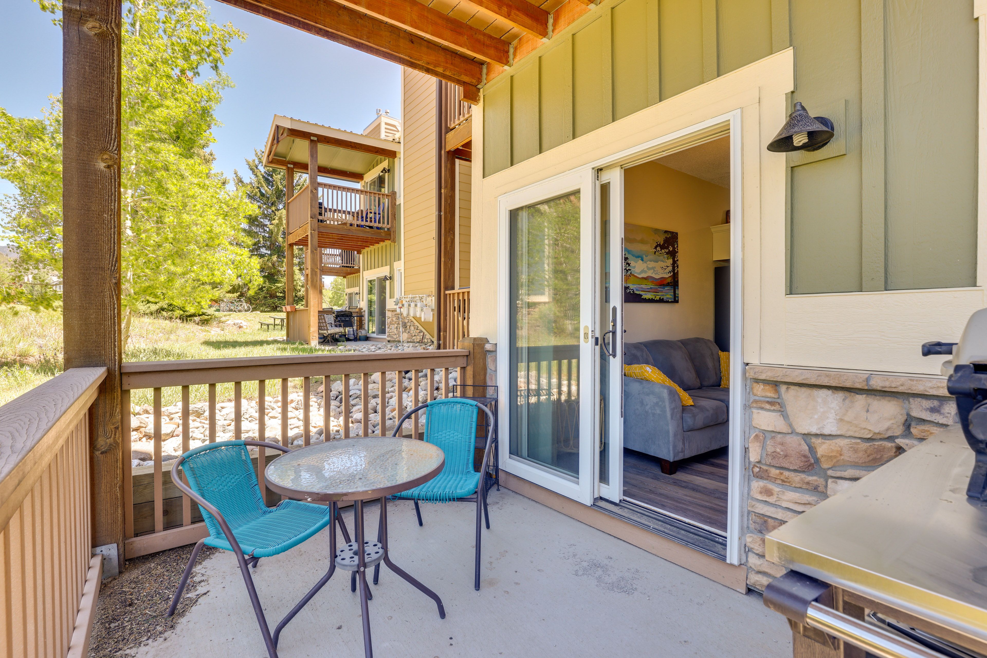 Private Patio | Gas Grill