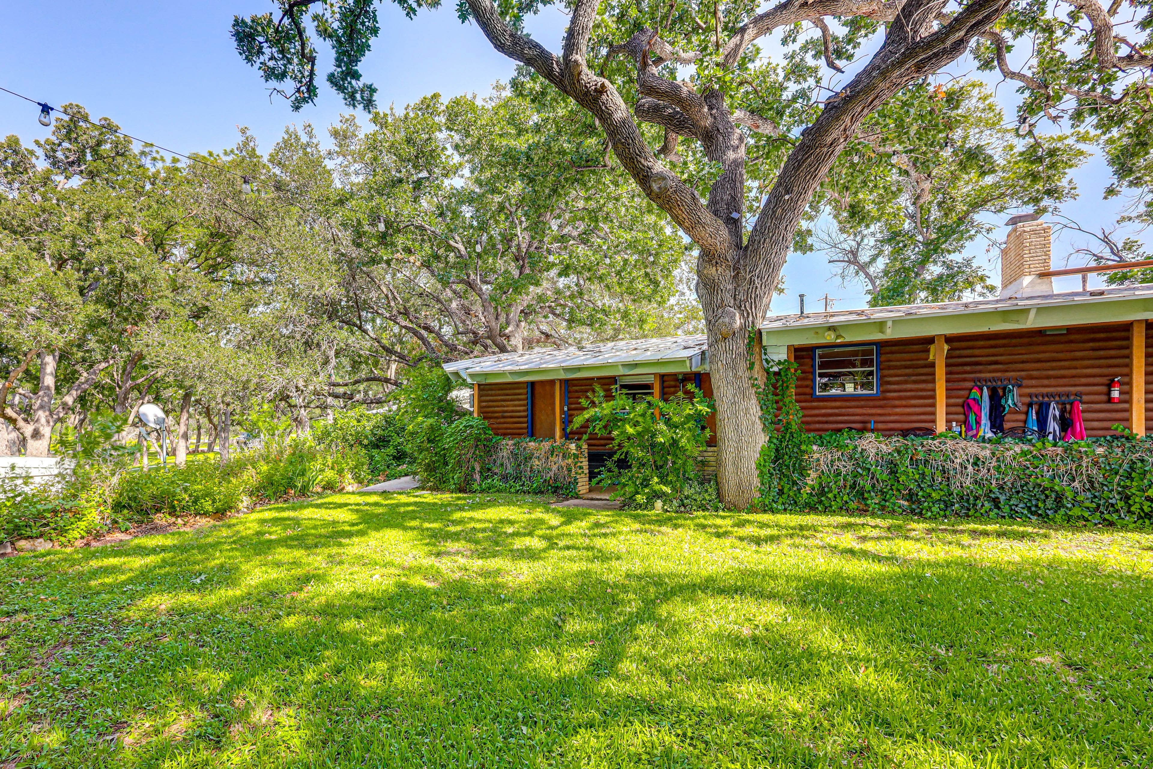 Property Exterior | Driveway (2 Vehicles) | Boat Trailer Parking