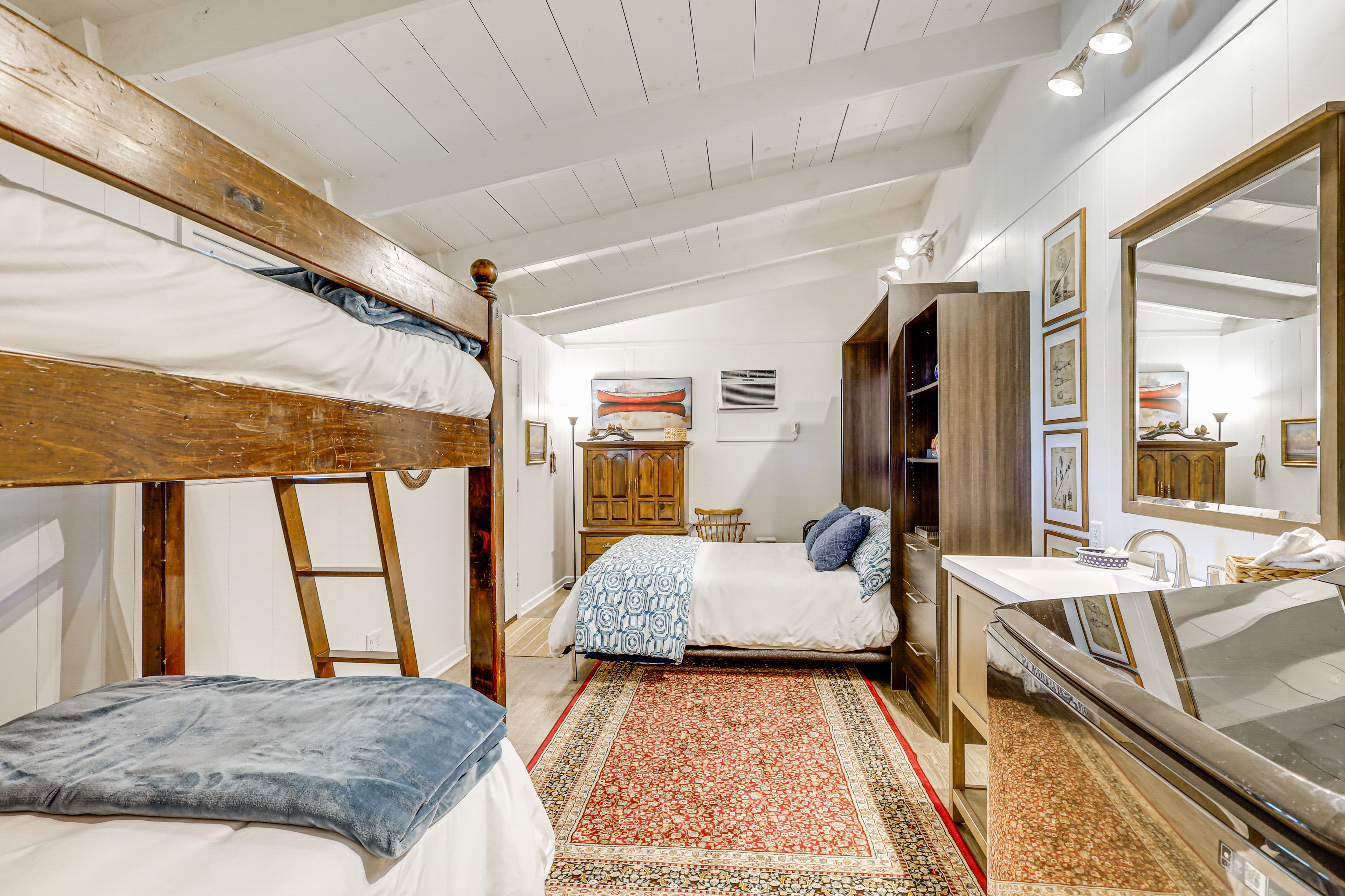 Bedroom 4 | Queen Murphy Bed | Twin Bunk Bed | Washer & Dryer