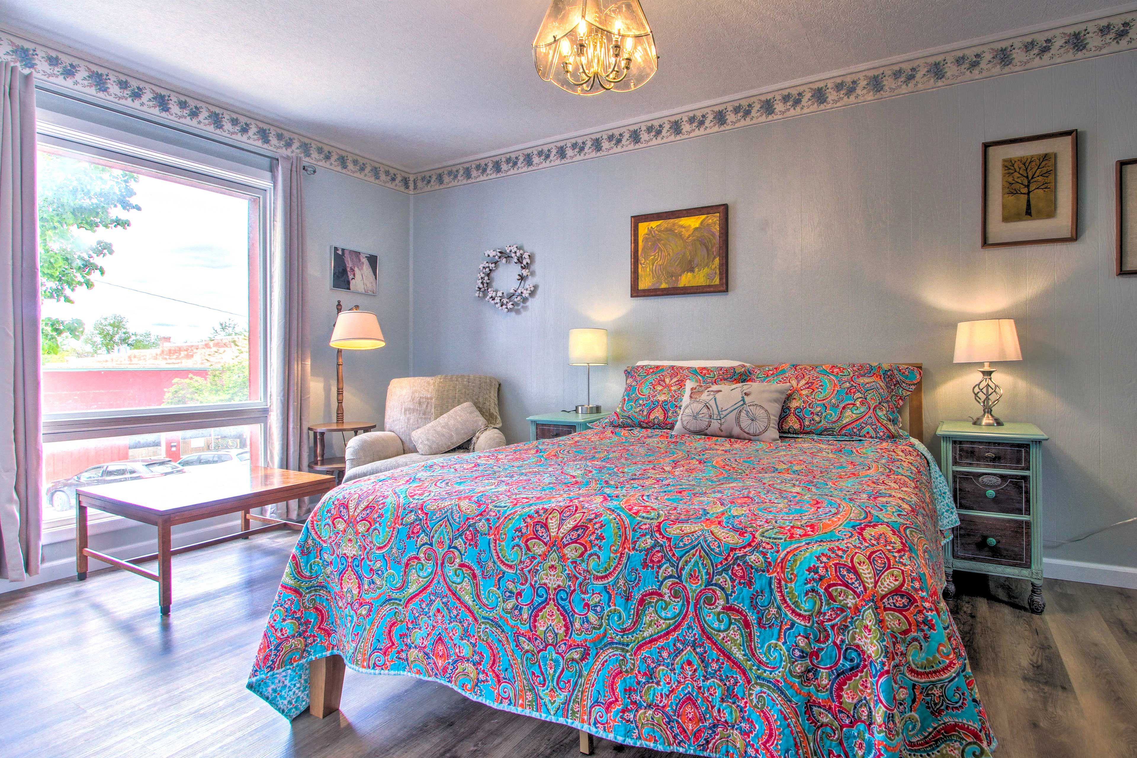Bedroom 3 | Queen Bed