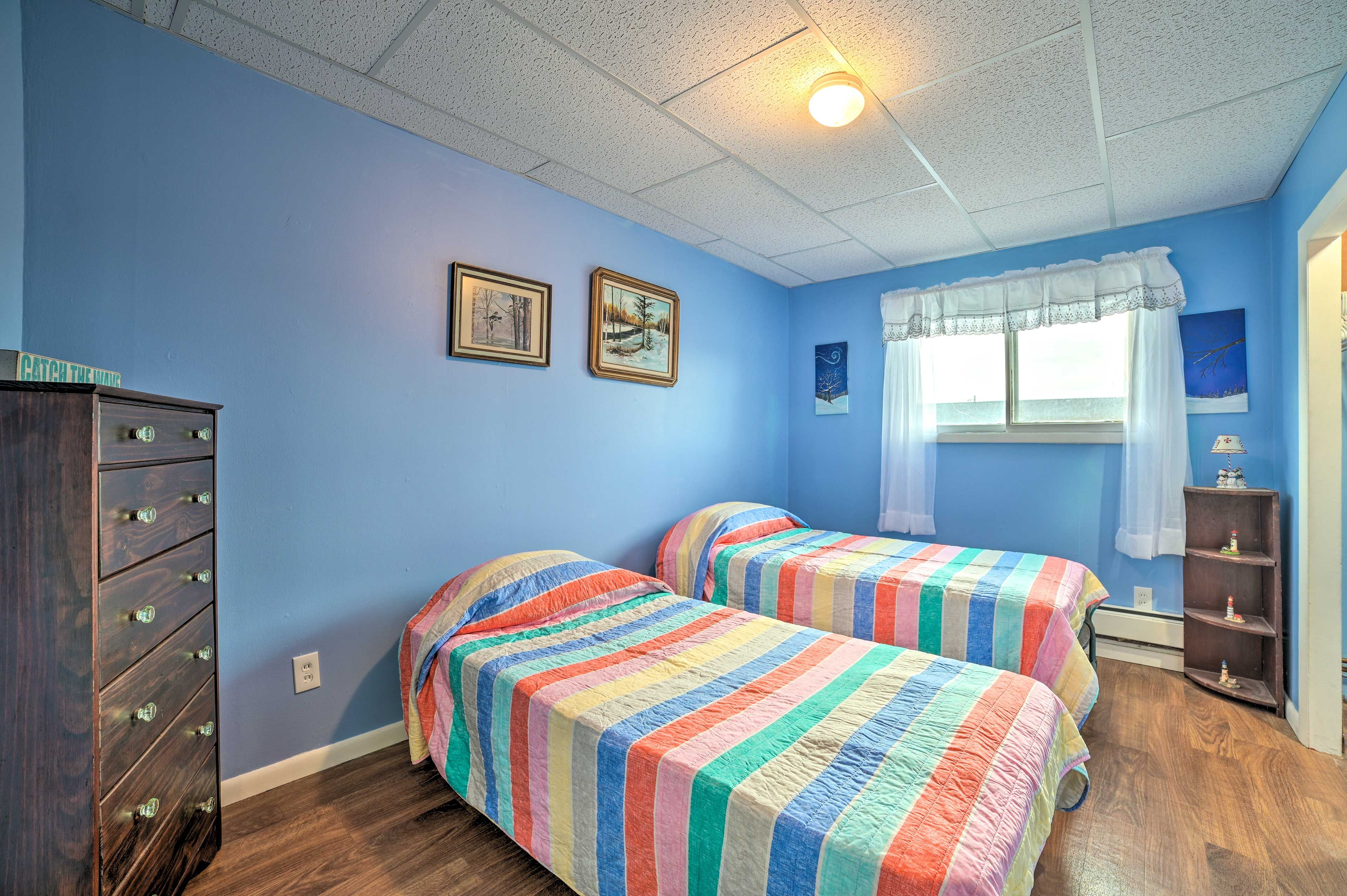 Bedroom 2 | 2 Twin Beds