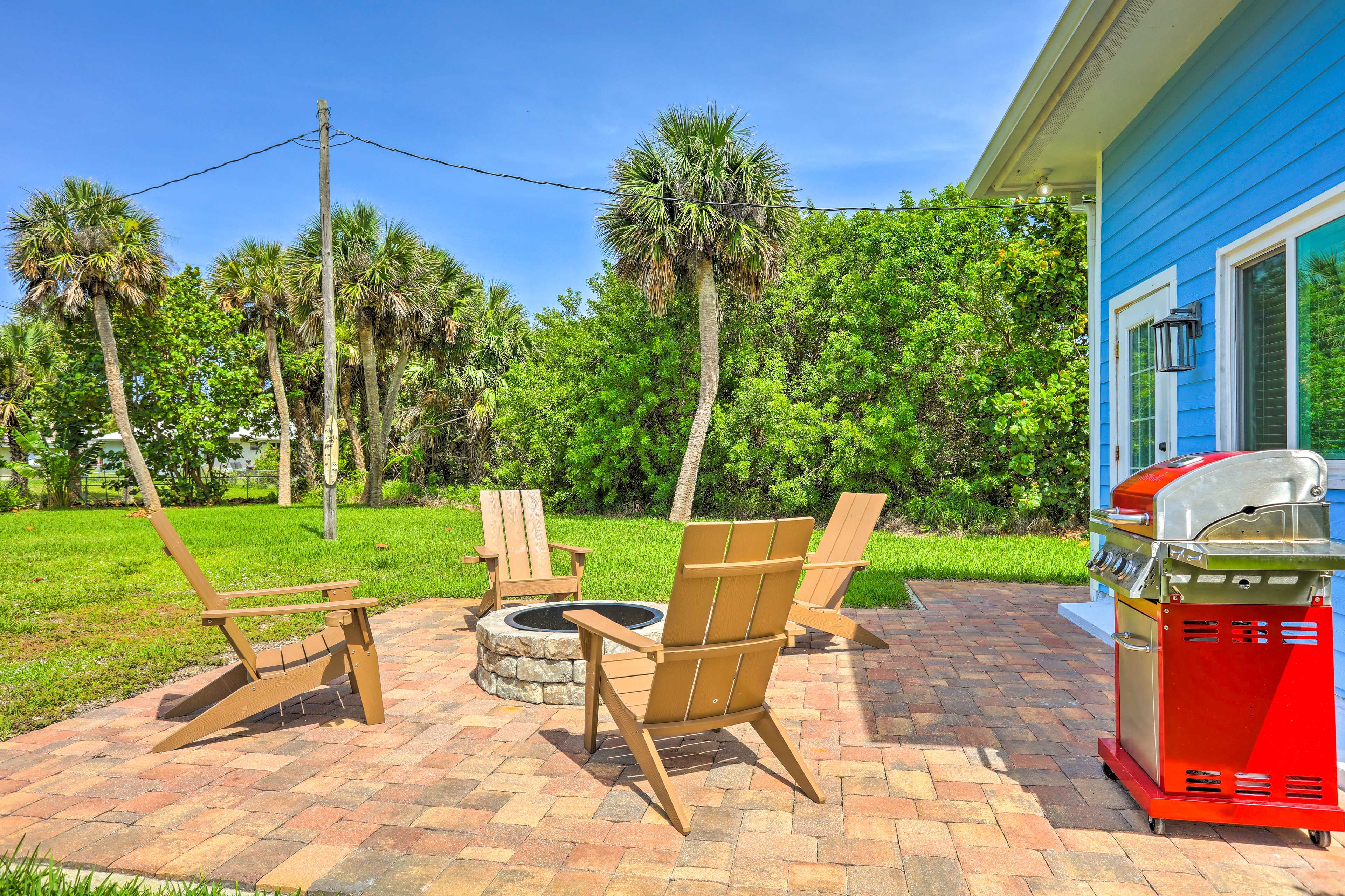 Backyard | Patio | Fire Pit | Gas Grill
