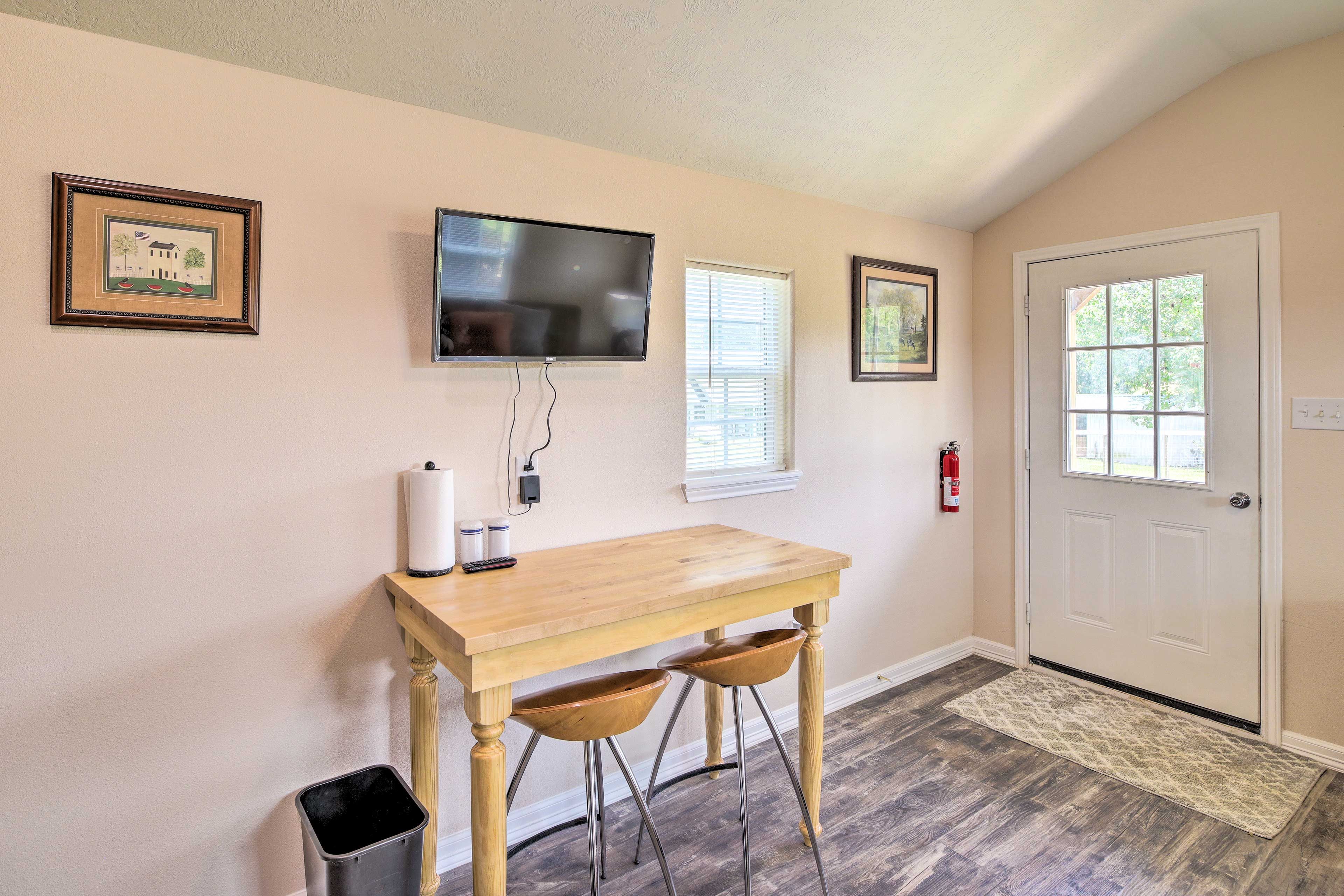 2-Person Dining Nook
