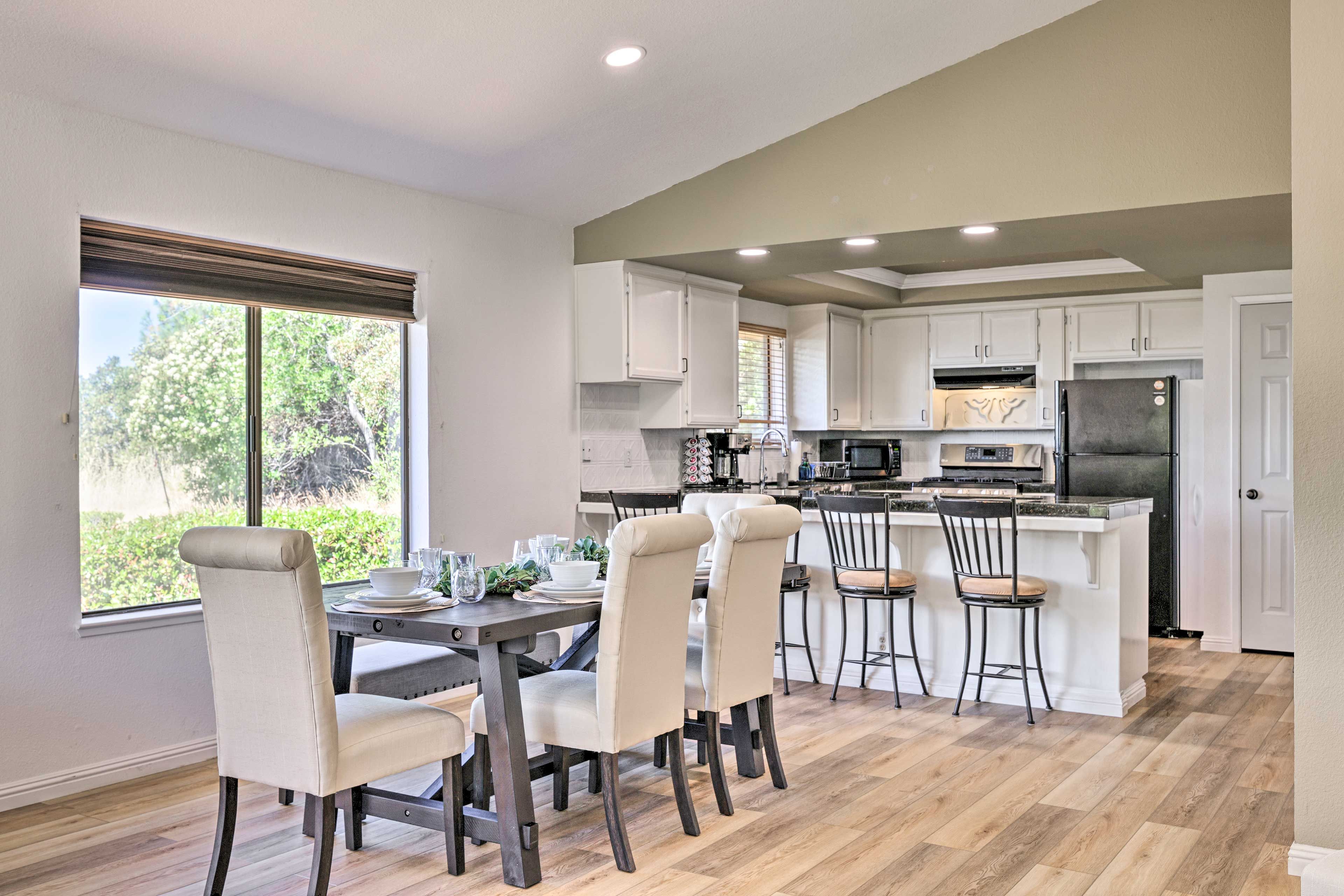 Dining Area | Dishware/Flatware | Trash Bags/Paper Towels