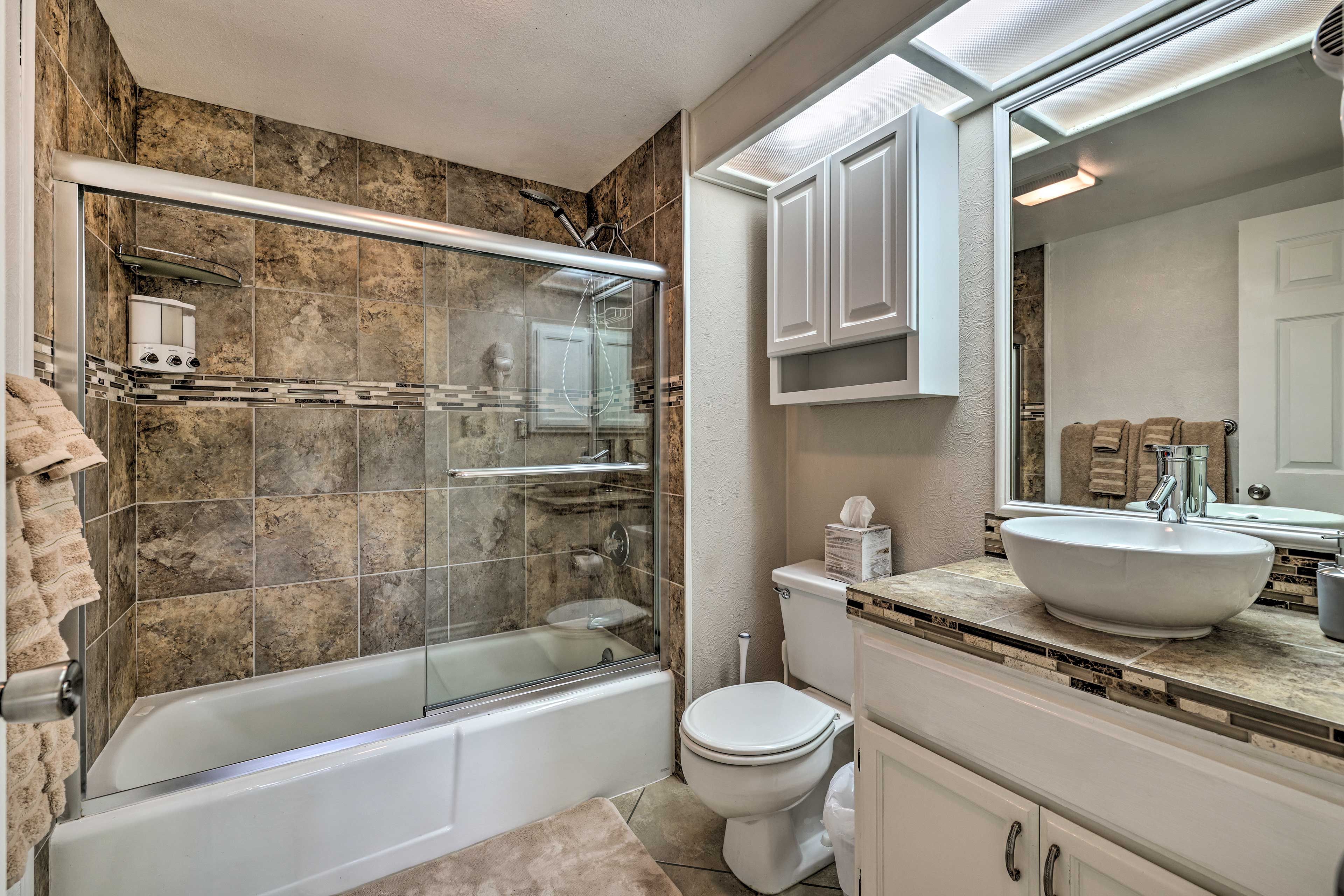 Full Bathroom | 1st Floor