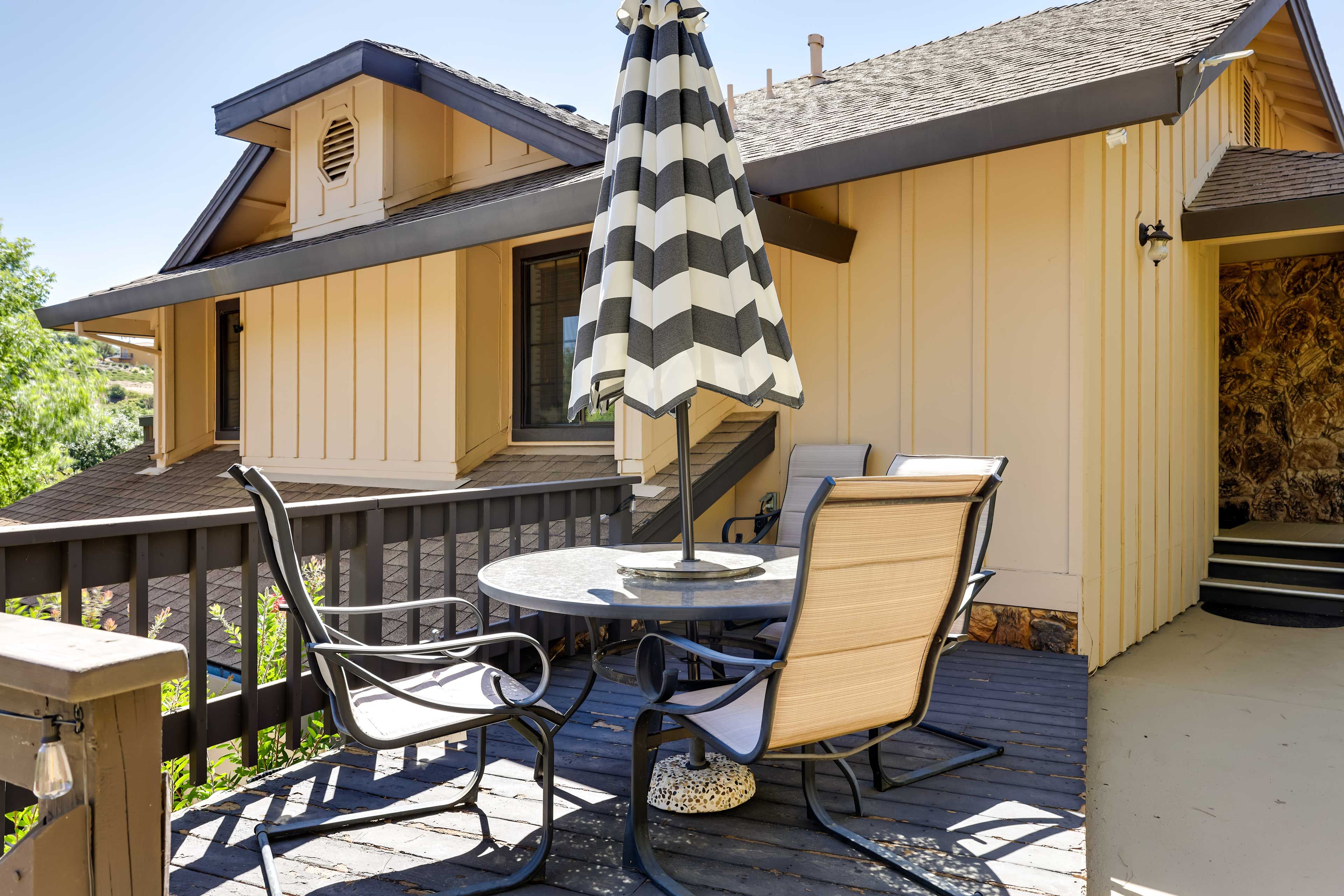 Furnished Deck | Outdoor Dining