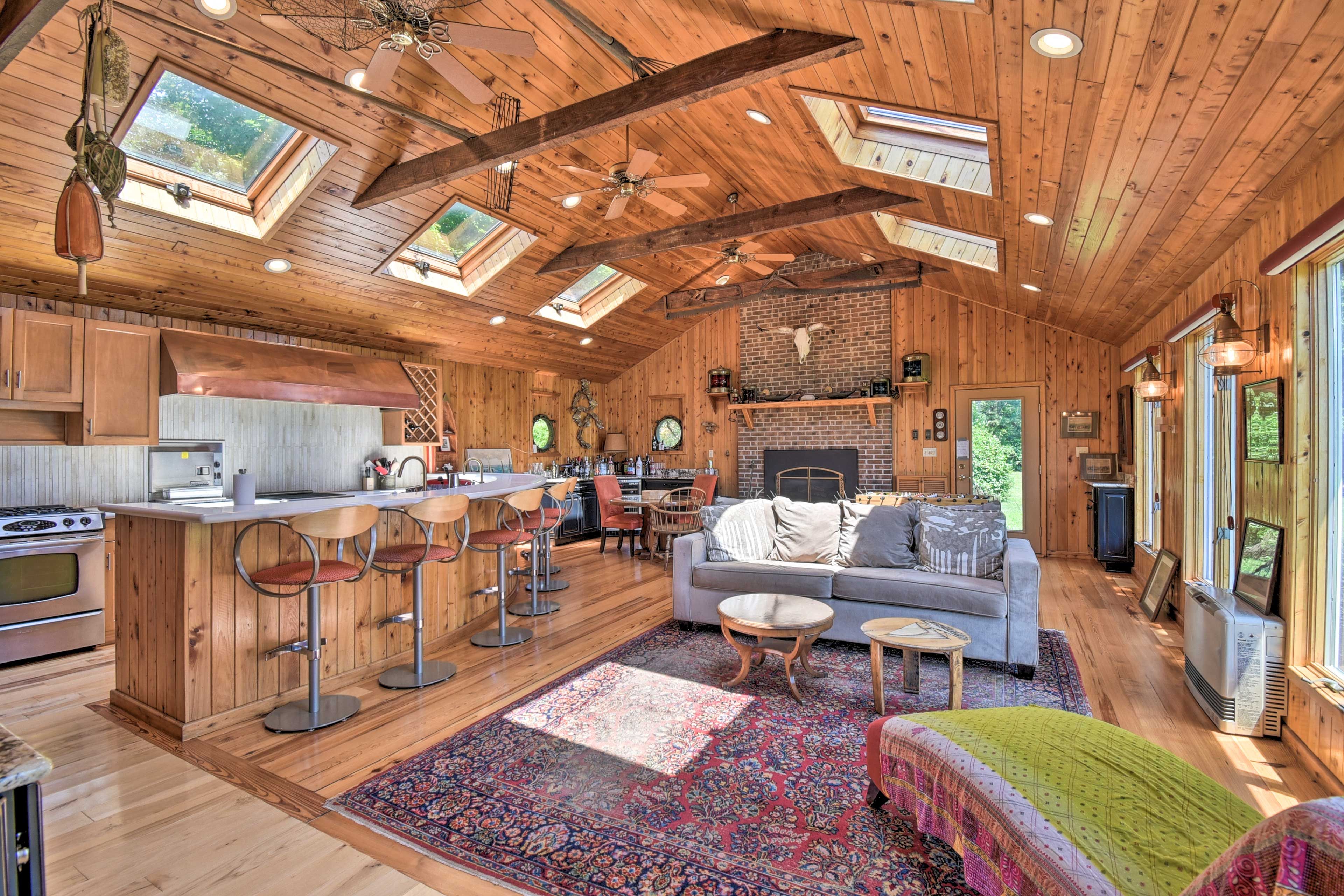 Living Area | Sleeper Sofa | Cable TV