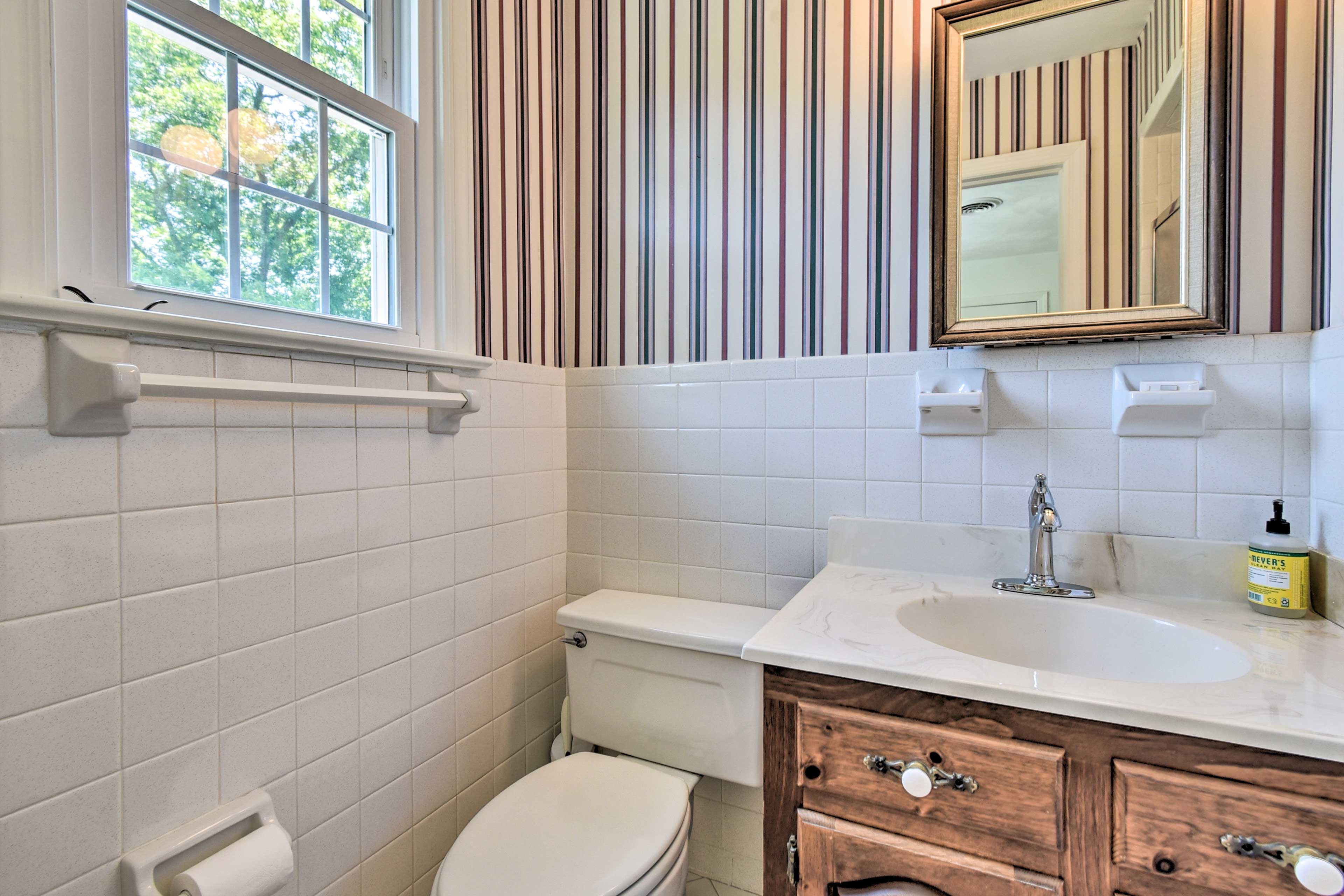 Full Bathroom