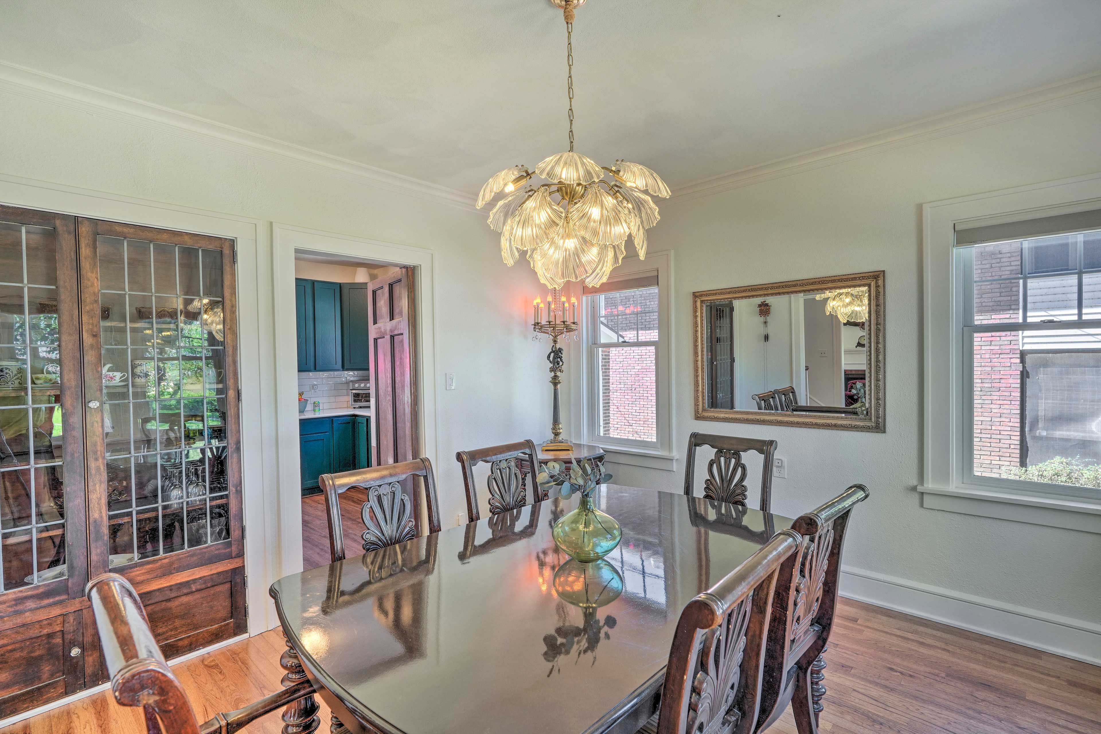 Dining Area | Main Level | Flatware Provided
