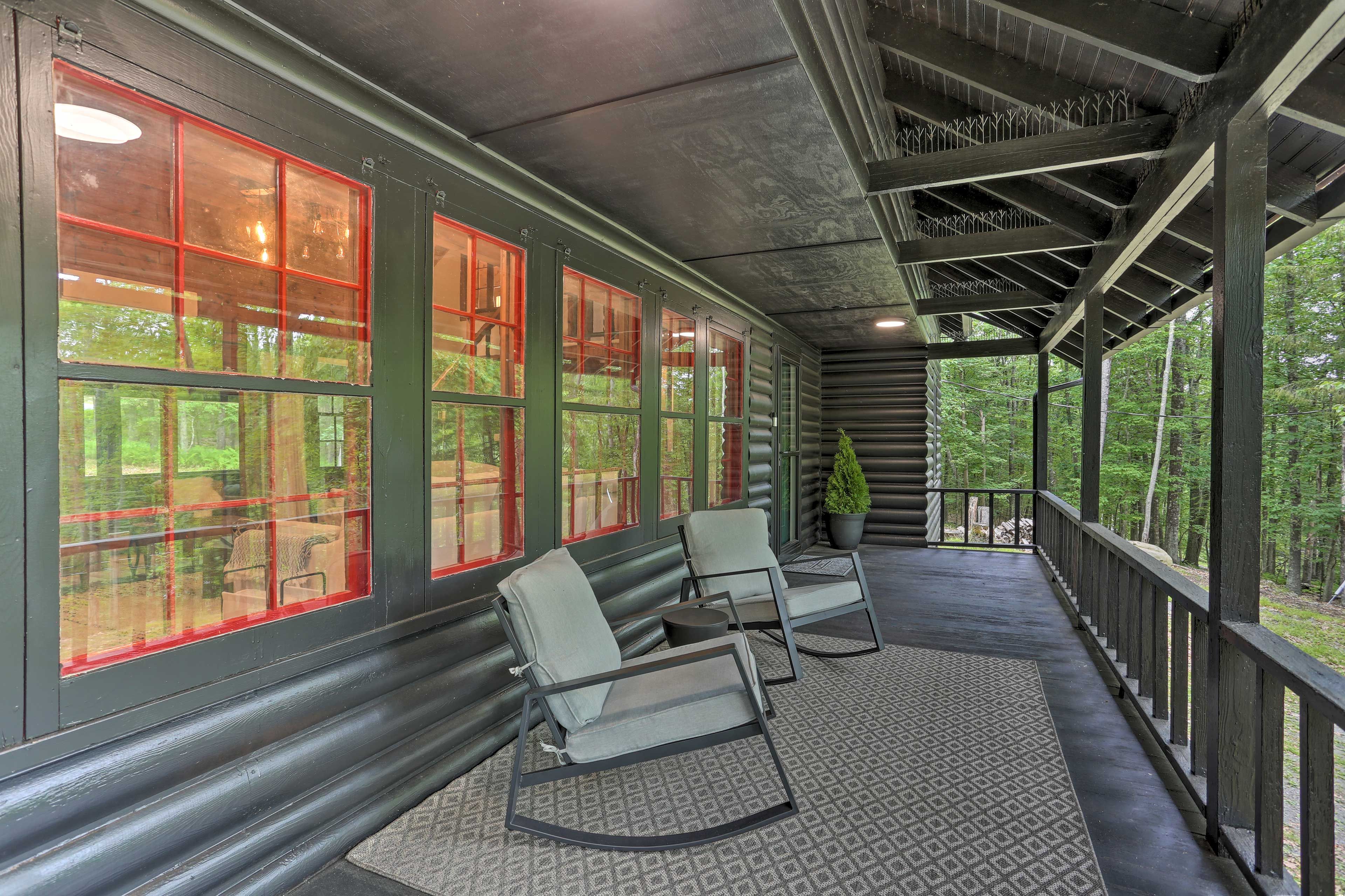 Furnished Porch