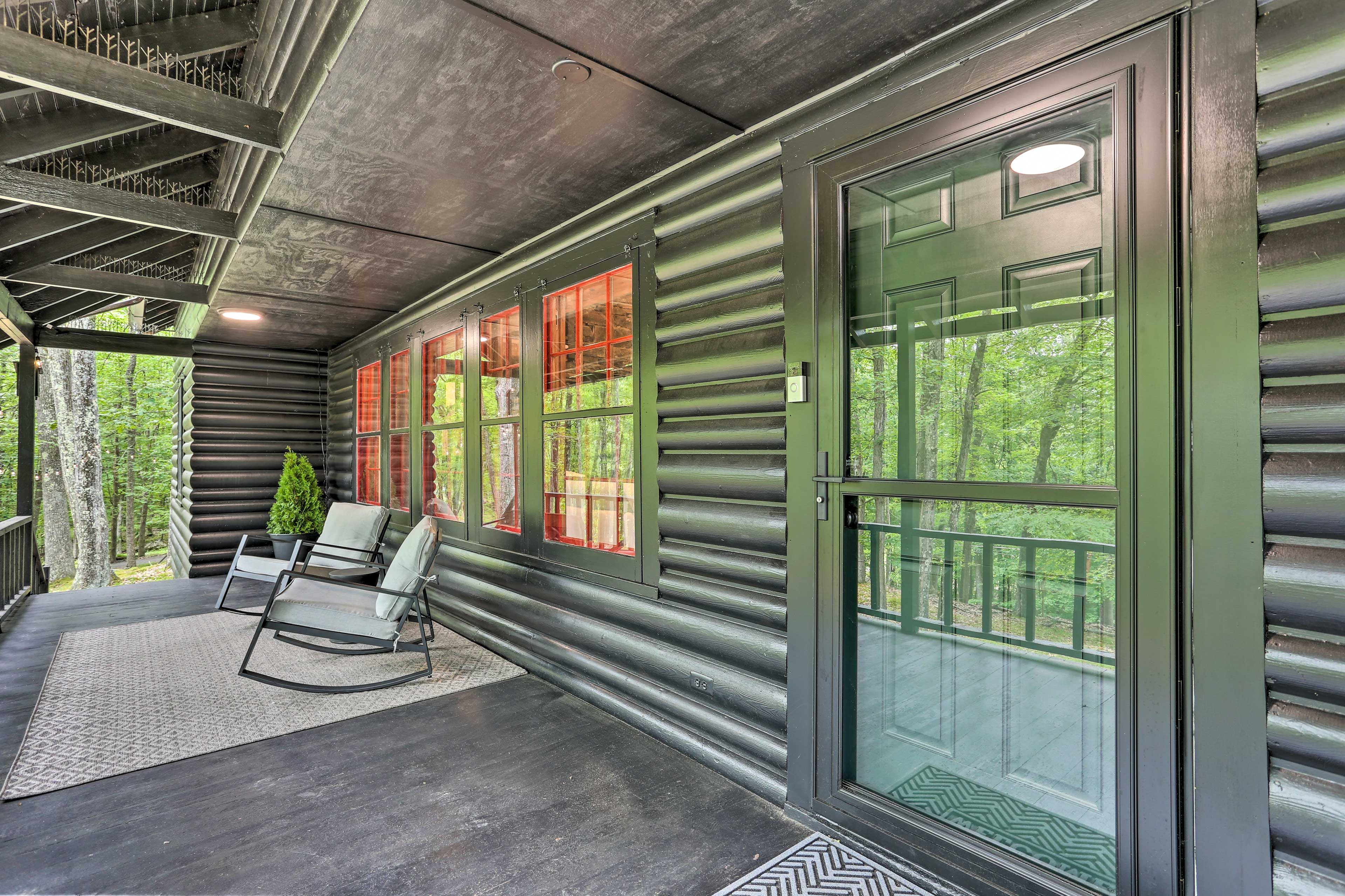 Furnished Porch