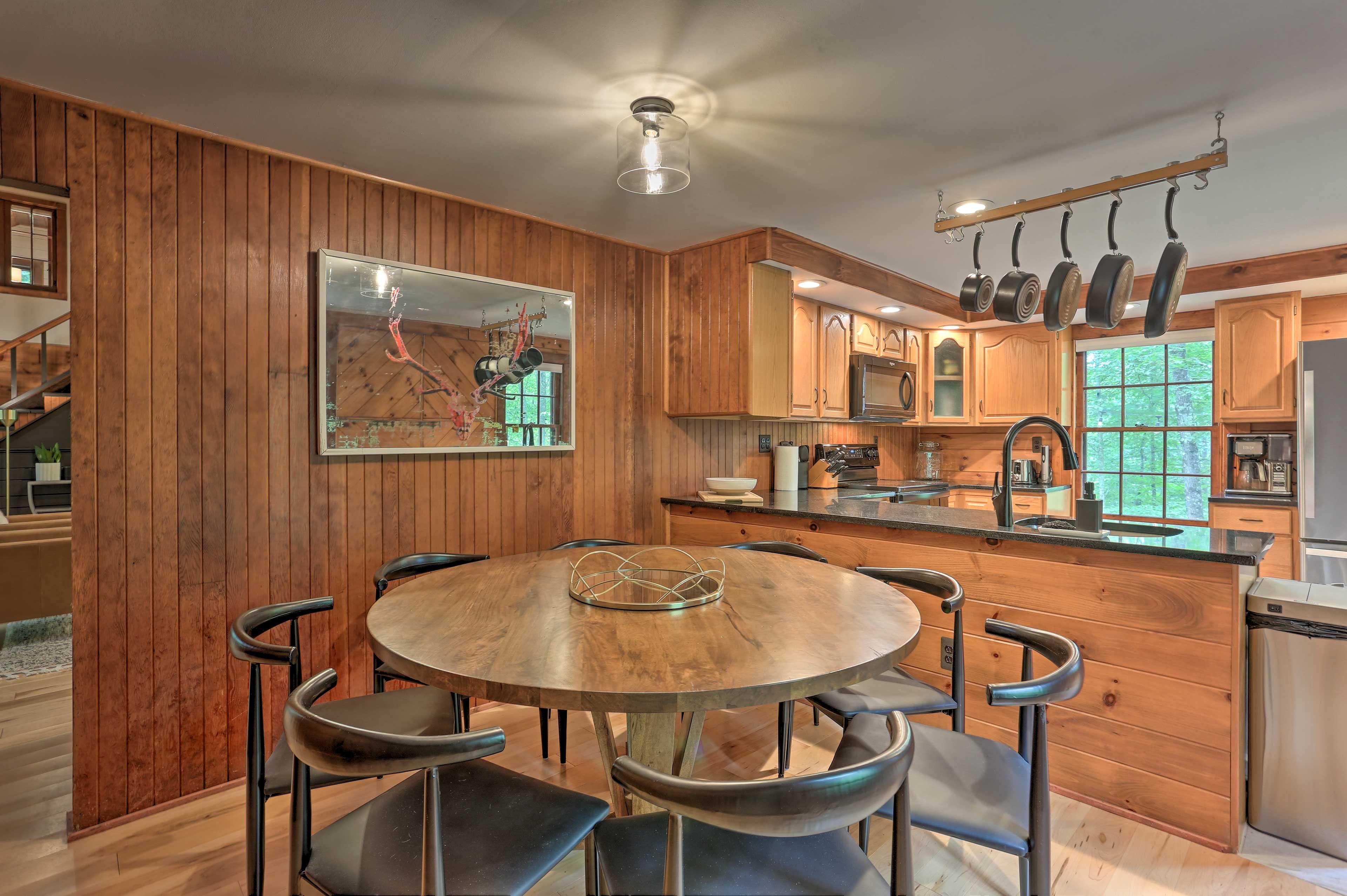 Kitchen/Dining Area