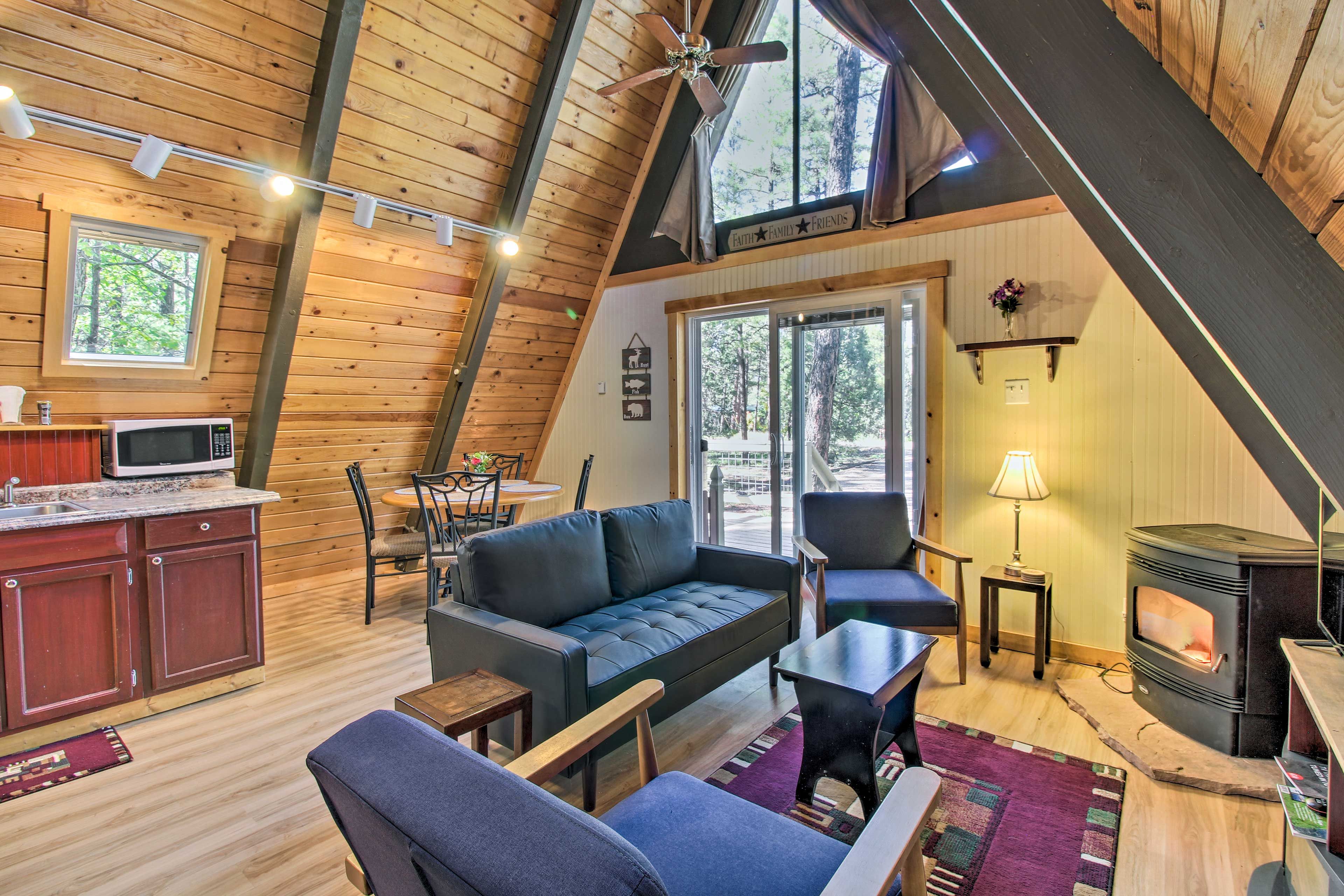 Pinetop-Lakeside Vacation Rental | 2BR | 1BA | 640 Sq Ft | Stairs Required