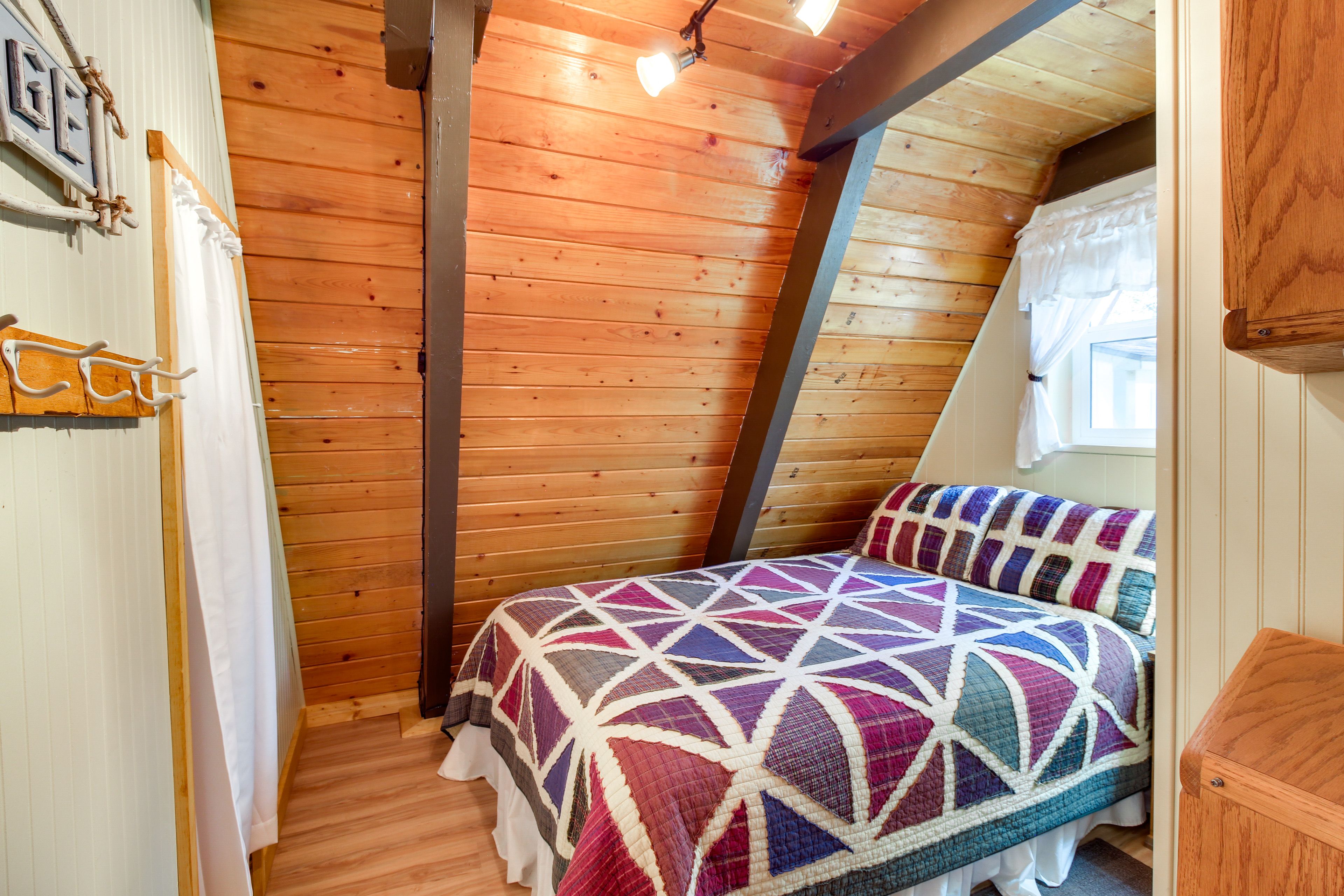 Bedroom 1 | Queen Bed | Lower Level