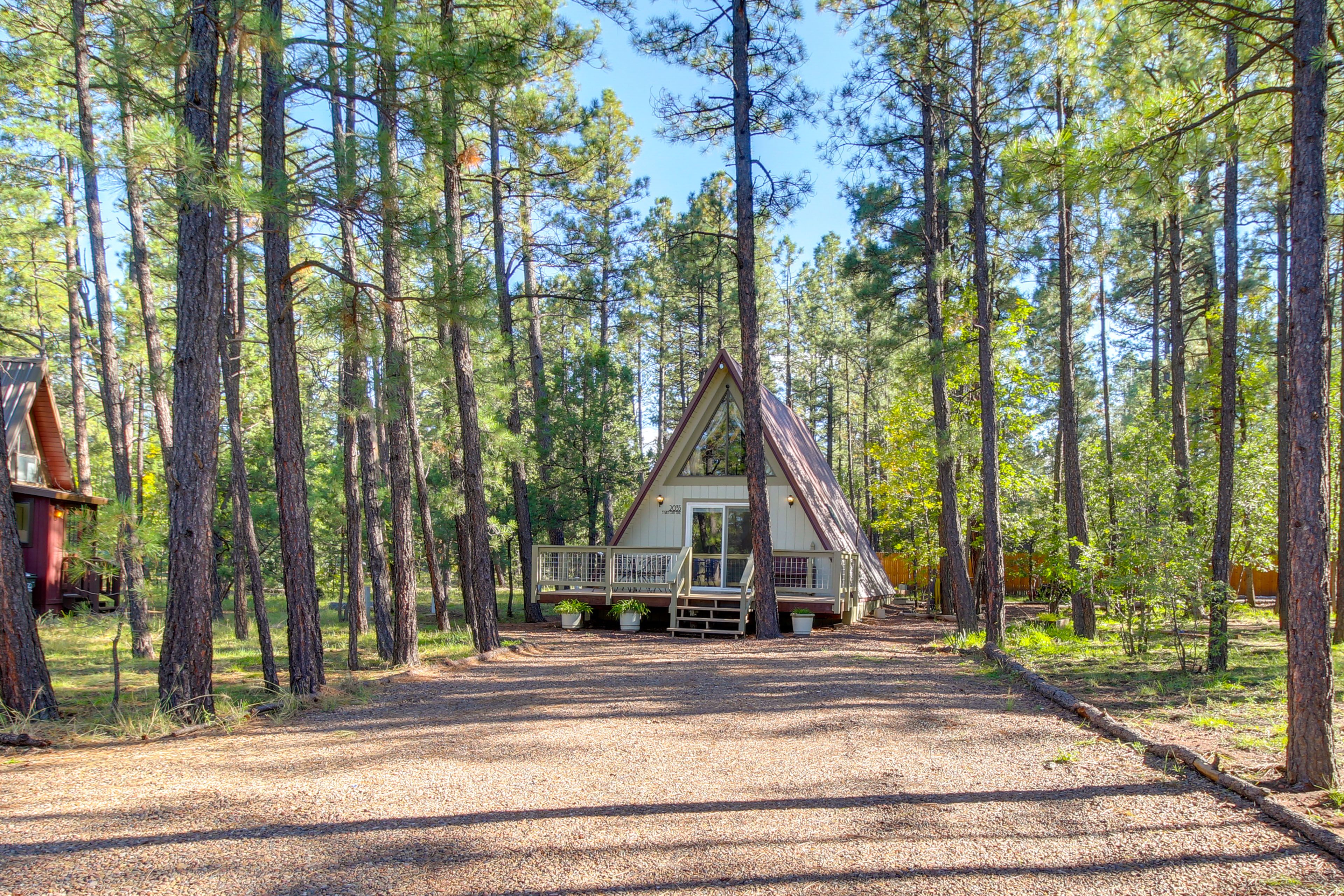 Parking | 2 Driveways (5 Vehicles)