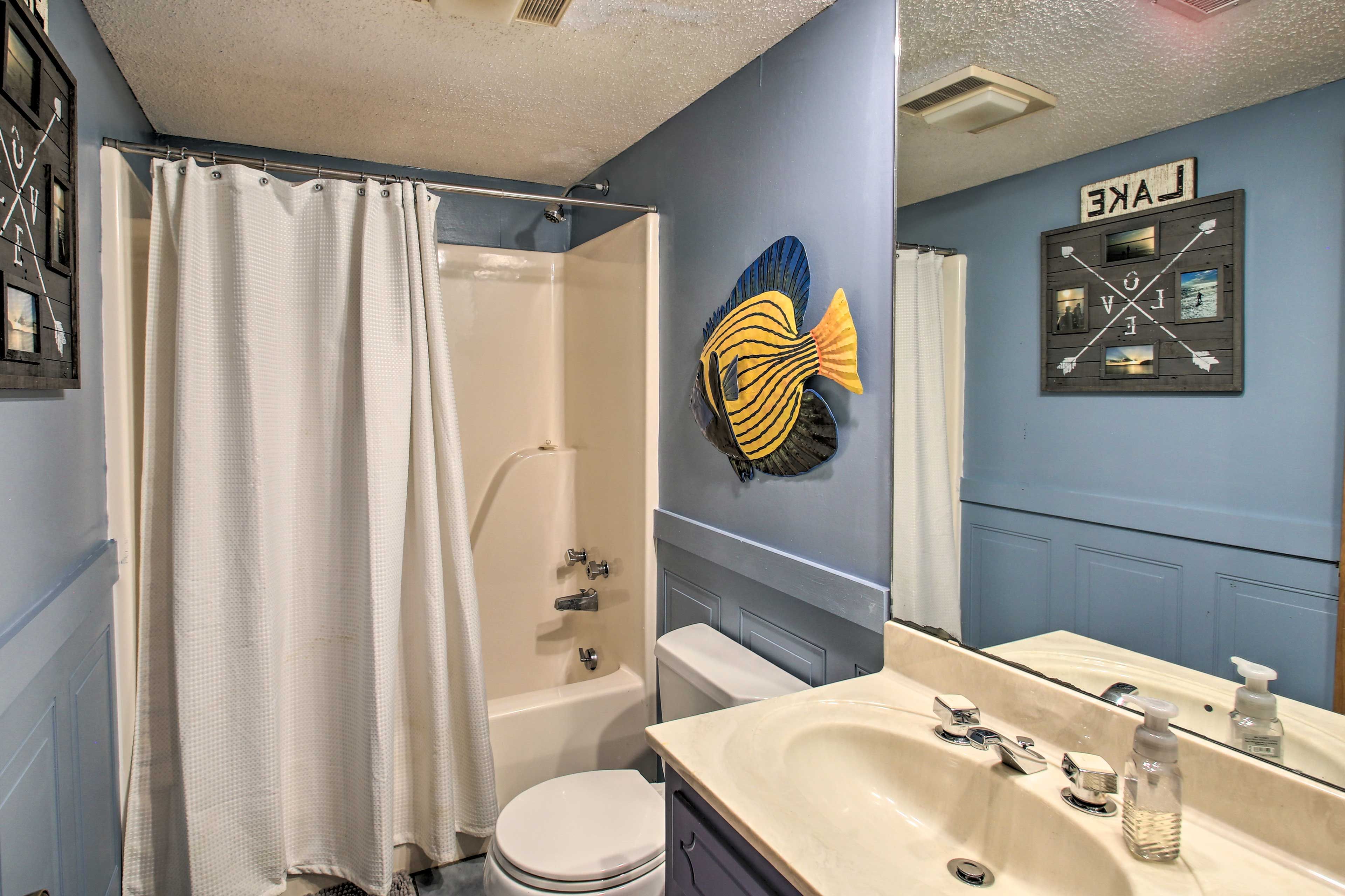 Full Bathroom | Hair Dryer | Washer/Dryer
