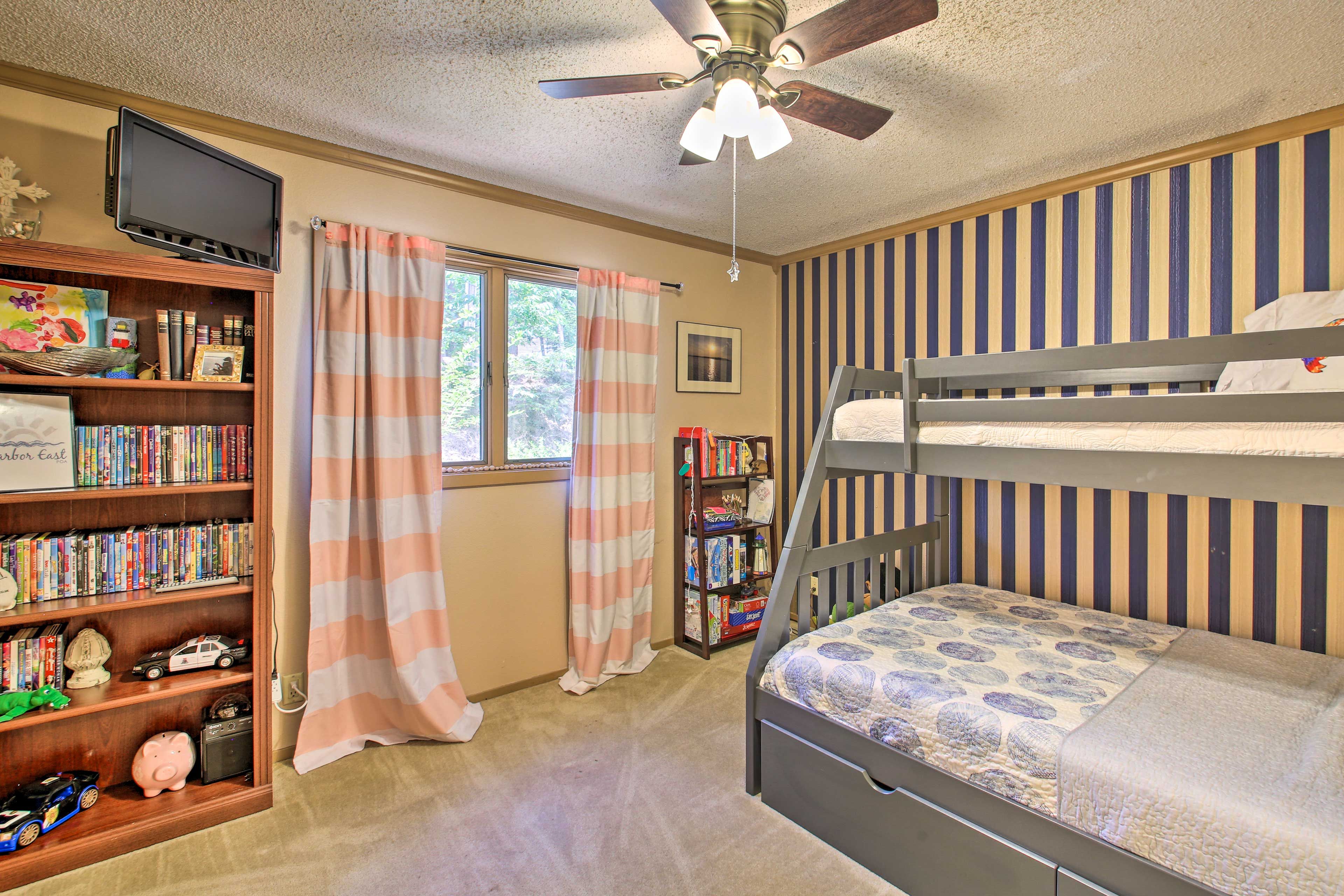 Bedroom 2 | Twin/Full Bunk Bed | Video Library | Board Games