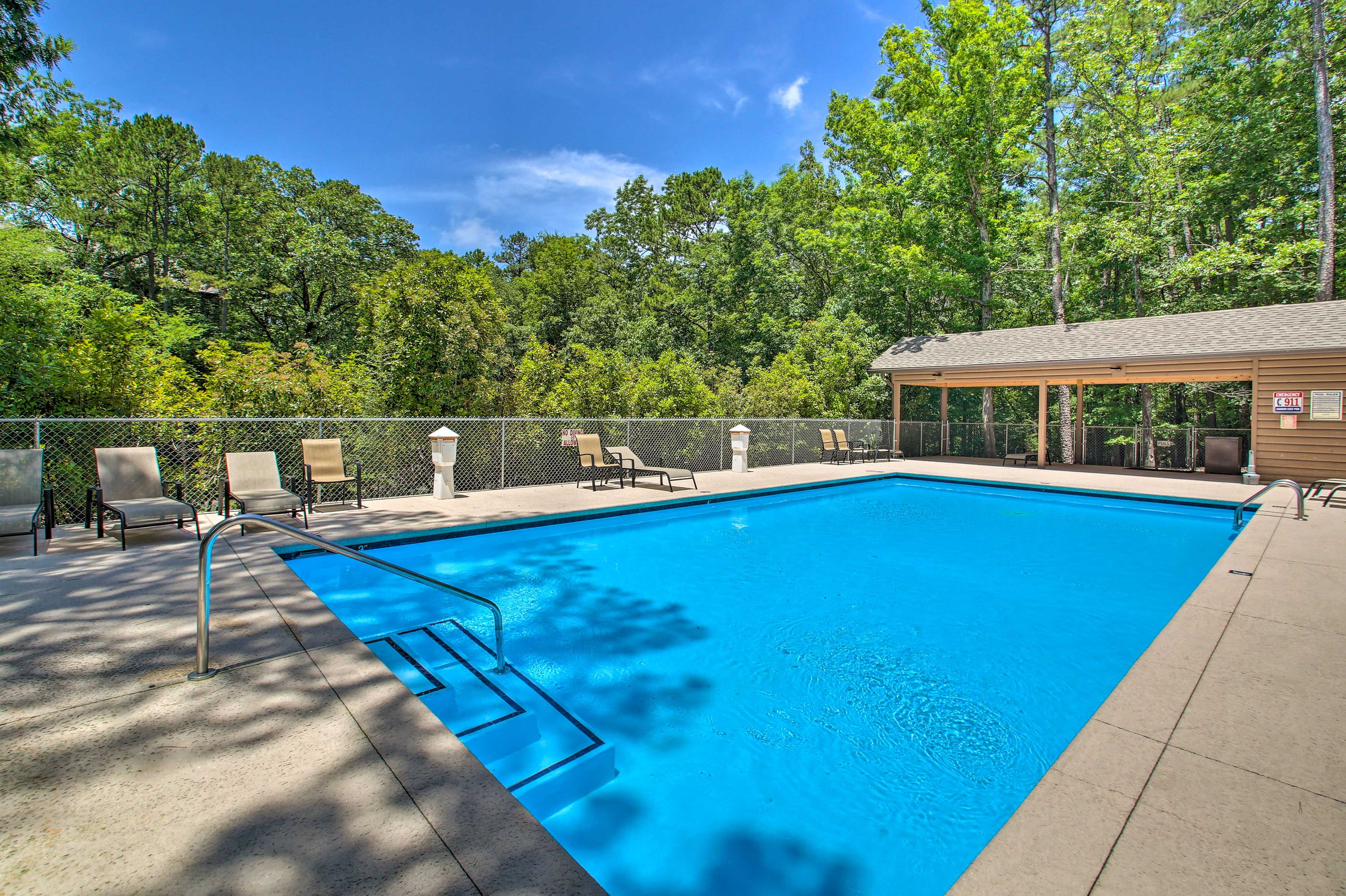 Resort Amenities | Outdoor Pools | Tennis Court | Riding Stables | Spa