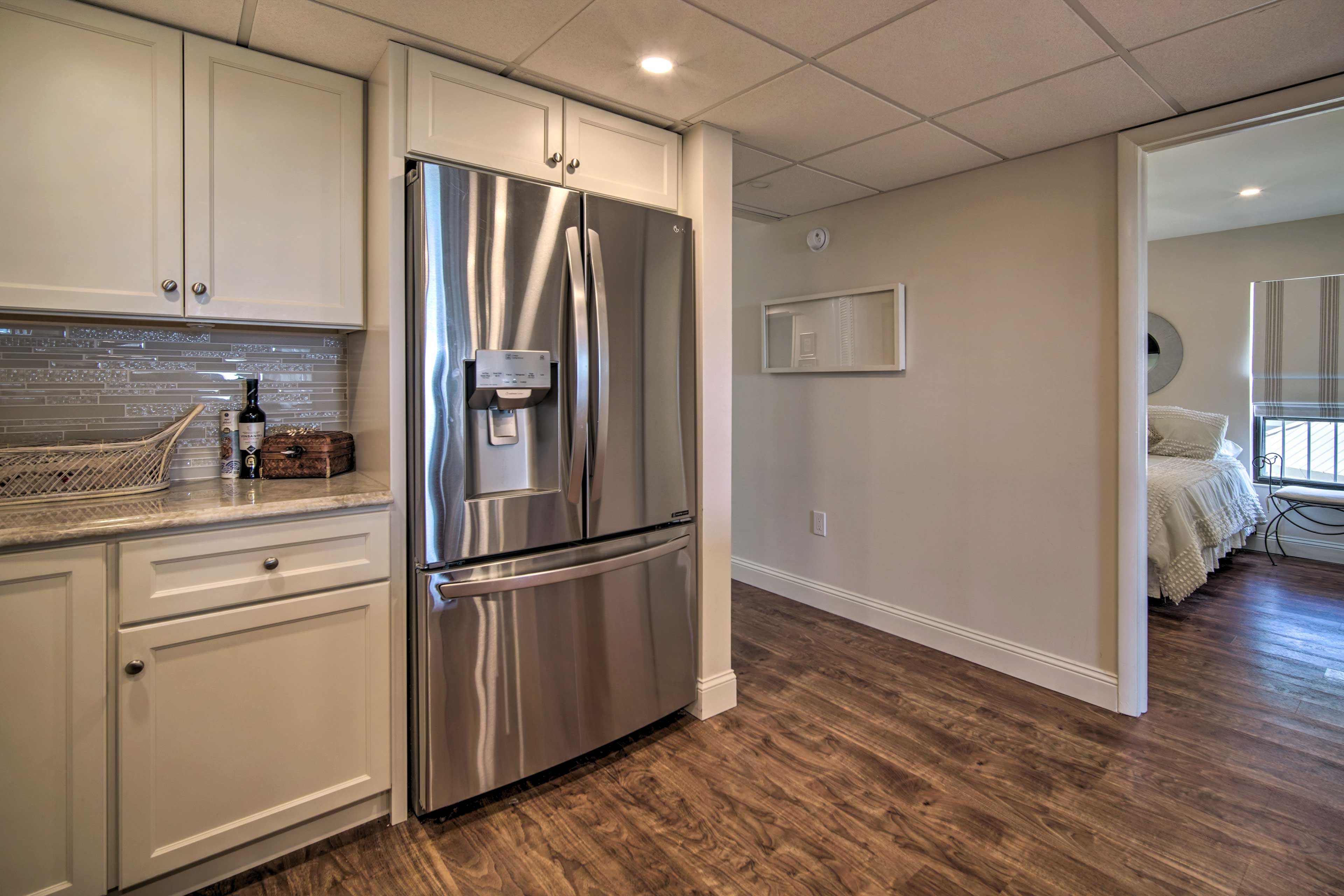 Kitchen | Cooking Basics | Toaster | Blender | Dishware & Flatware