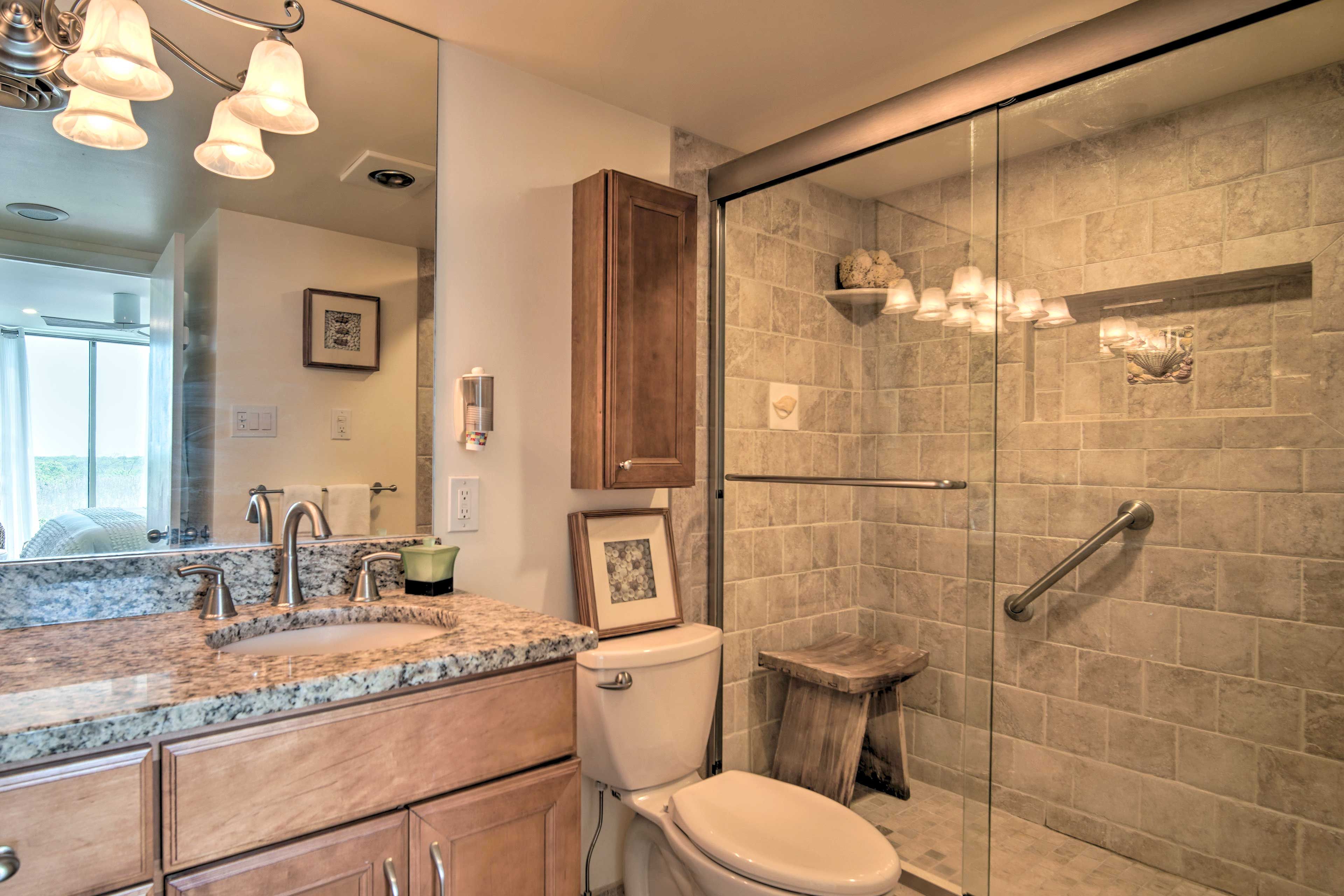 En-Suite Bathroom | Towels Provided | Hair Dryer