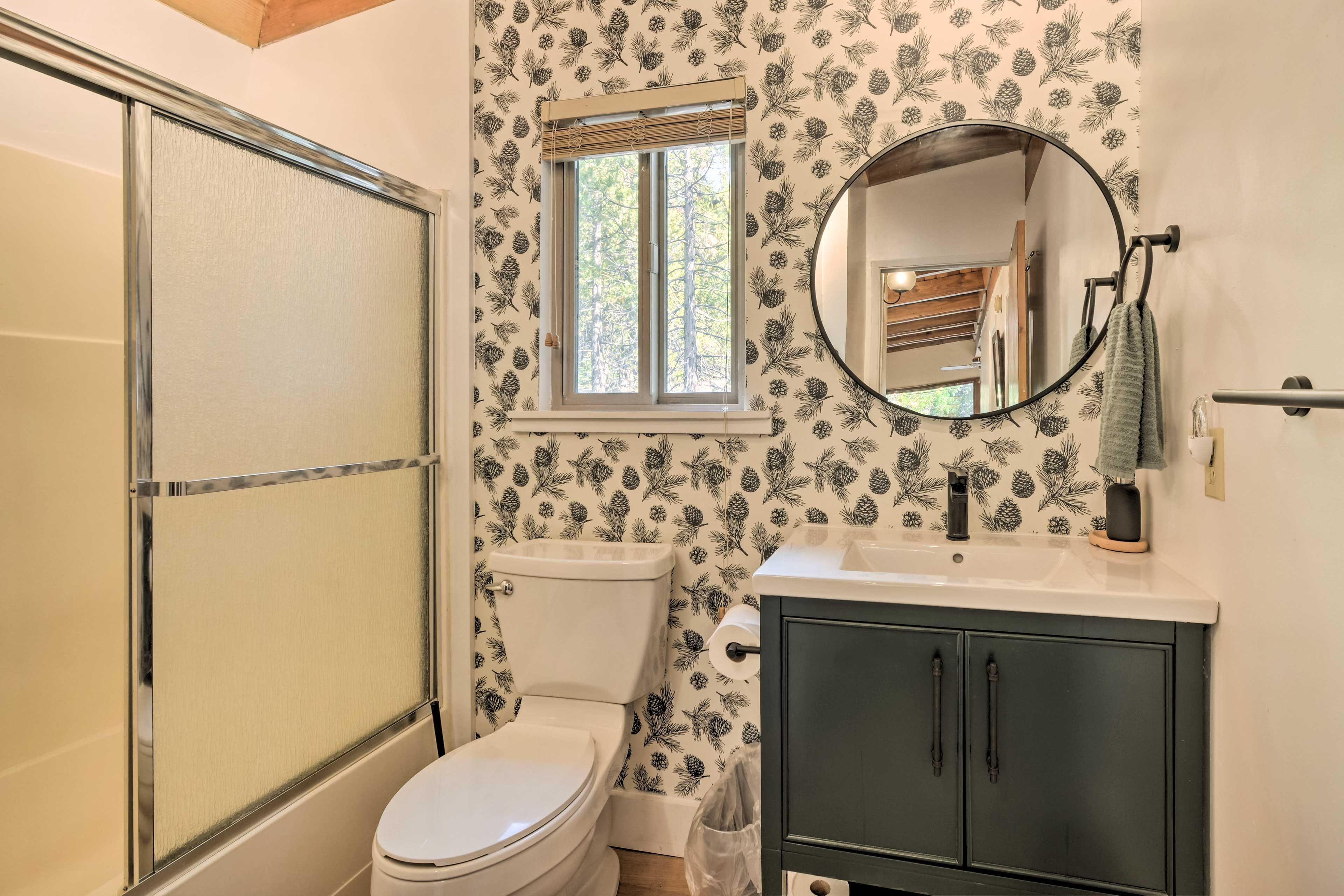 Bathroom | 2nd Floor | Complimentary Toiletries