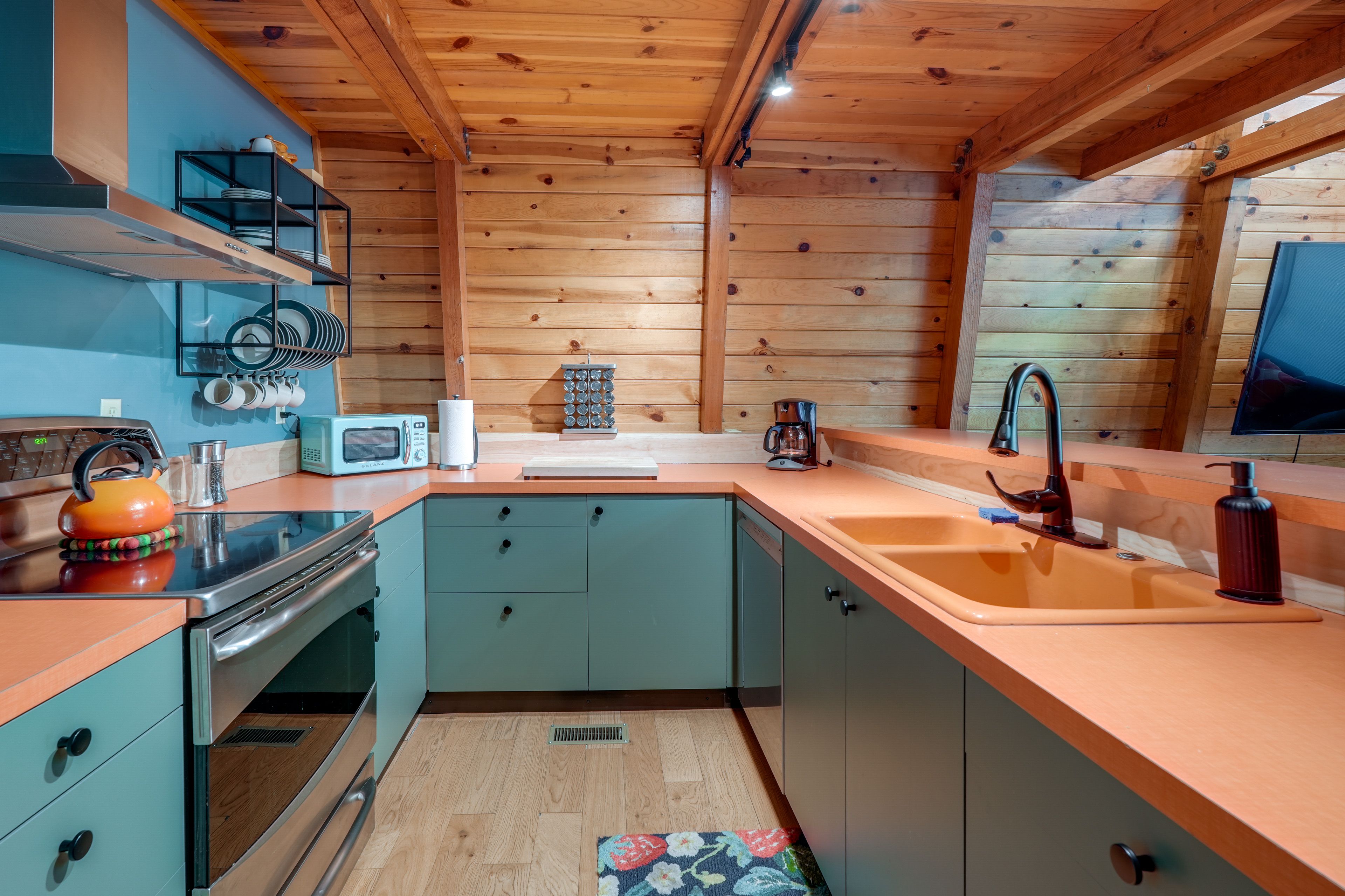 Kitchen | 1st Floor | Crockpot