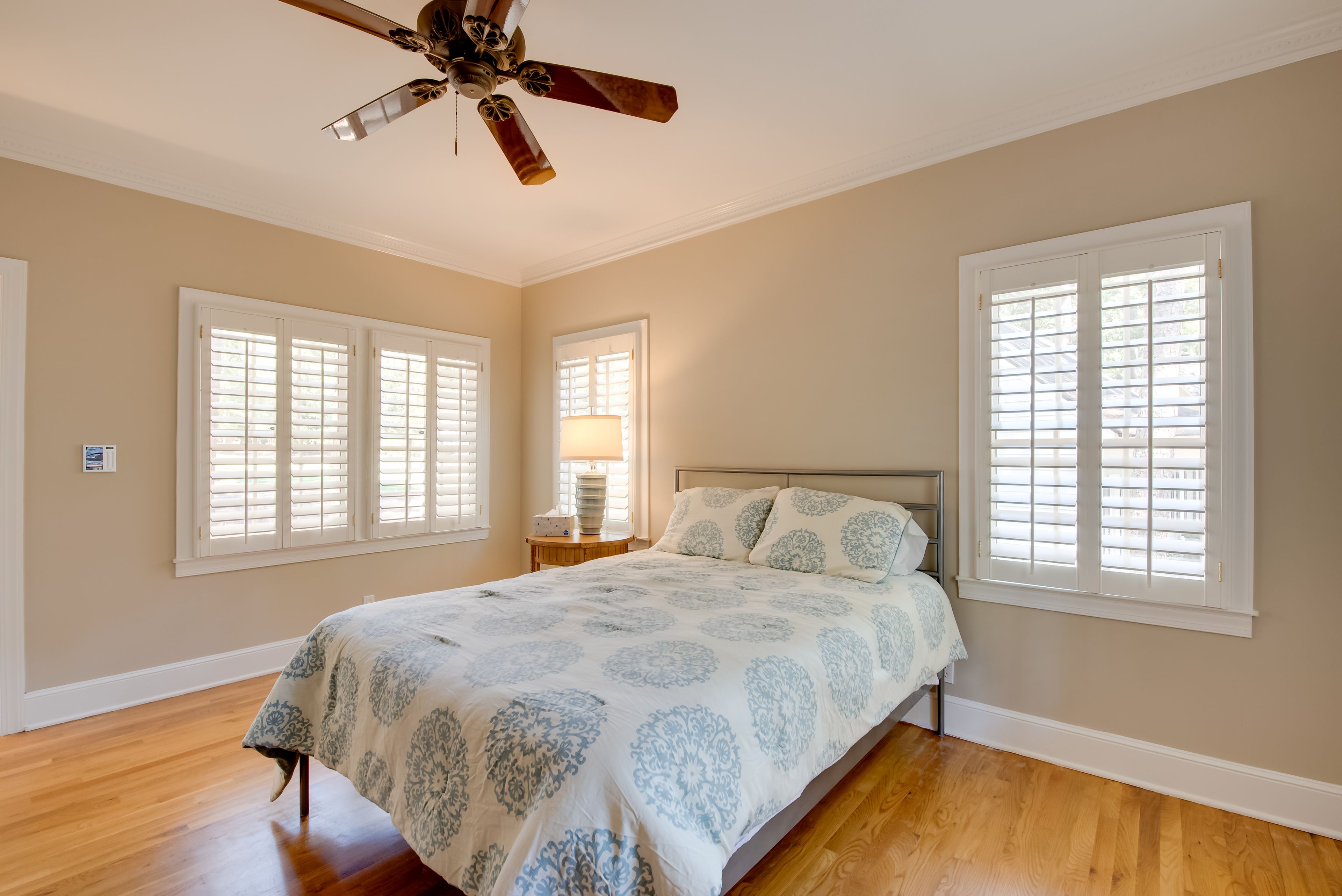 Bedroom 2 | 1st Floor | Queen Bed | Cable TV