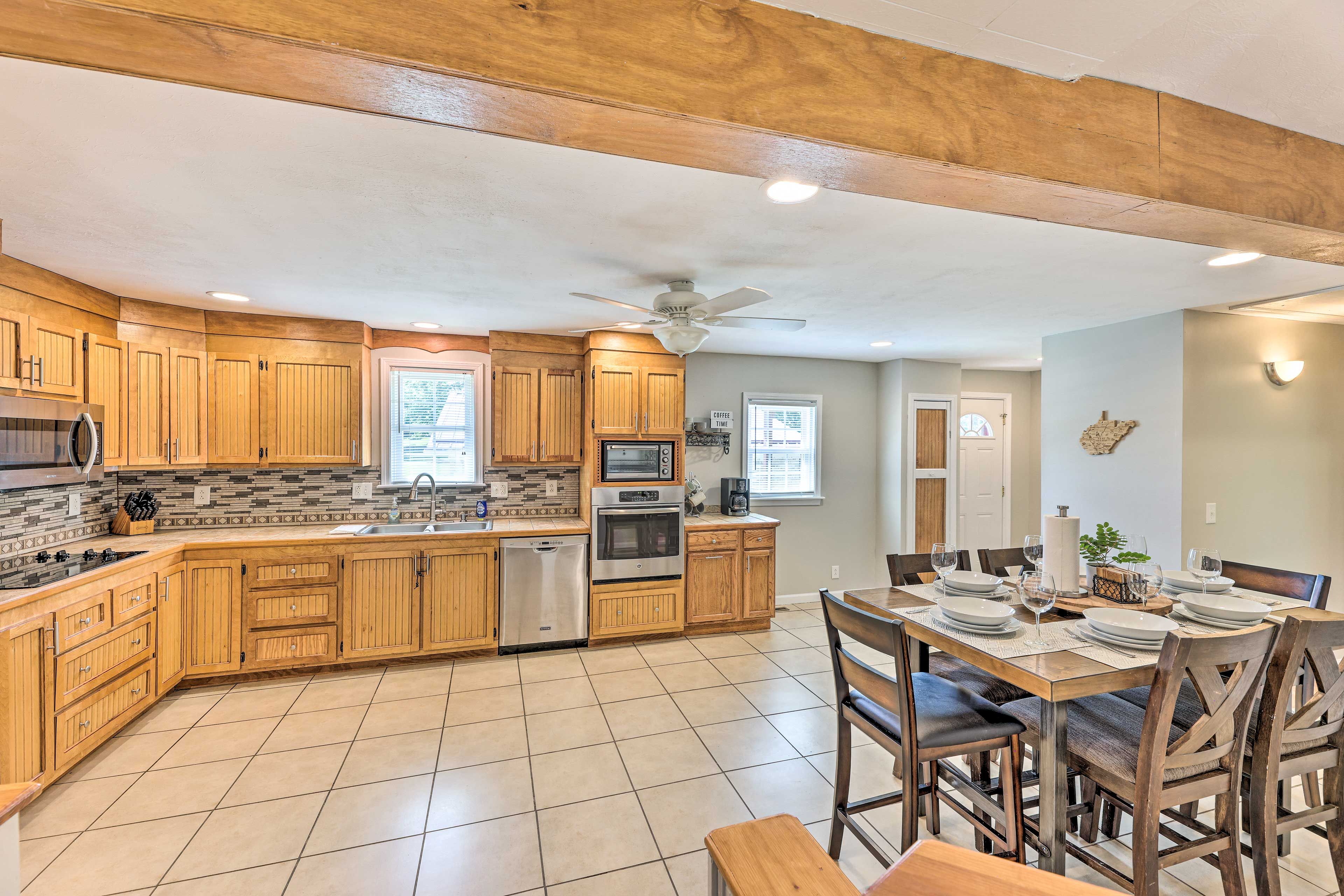 Kitchen | Blender | Crockpot | Drip Coffee Maker | Kids' Dishware & Flatware