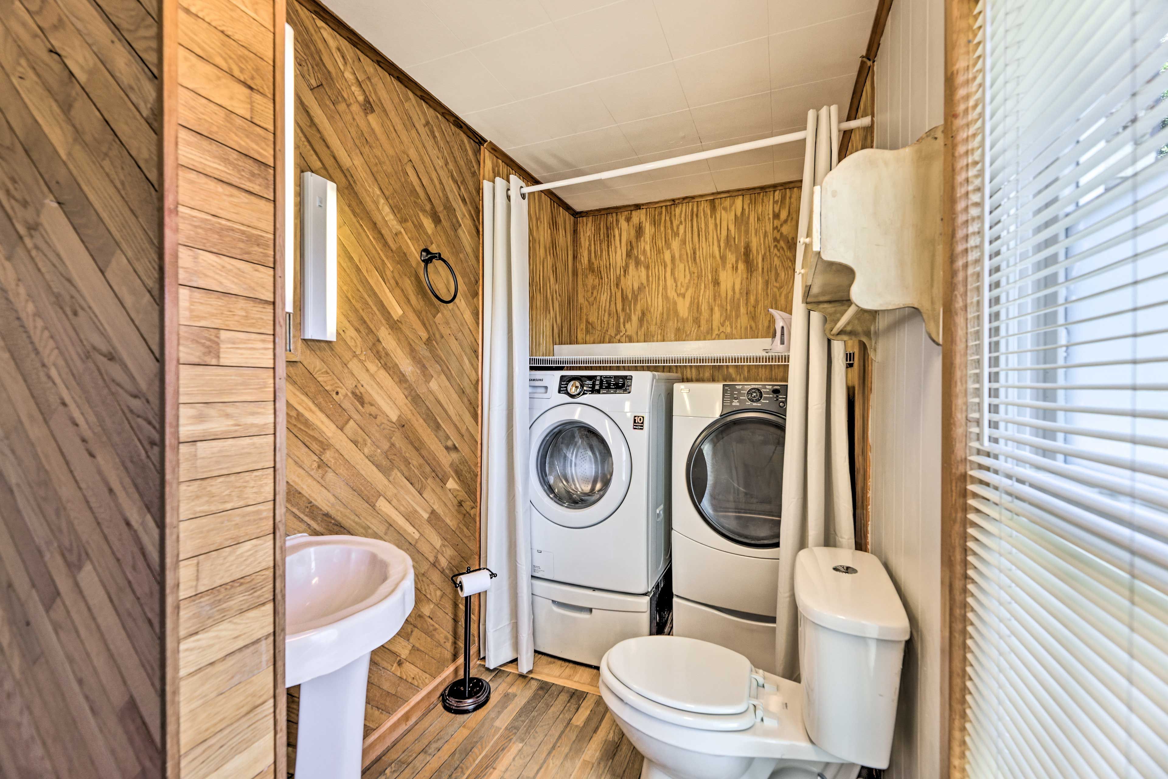 Full Bathroom | Laundry Area