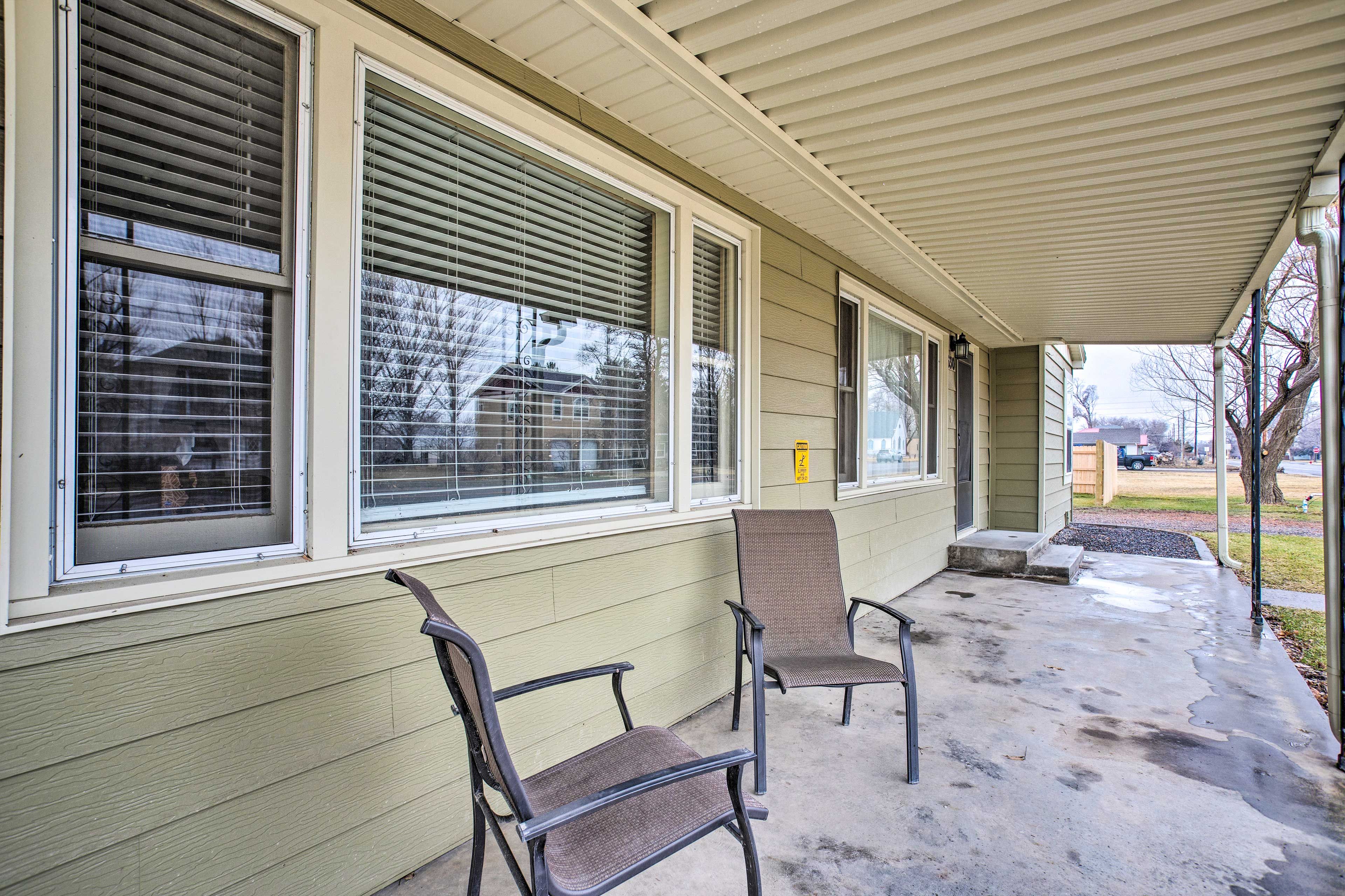Front Patio w/ Seating | Private Entrance
