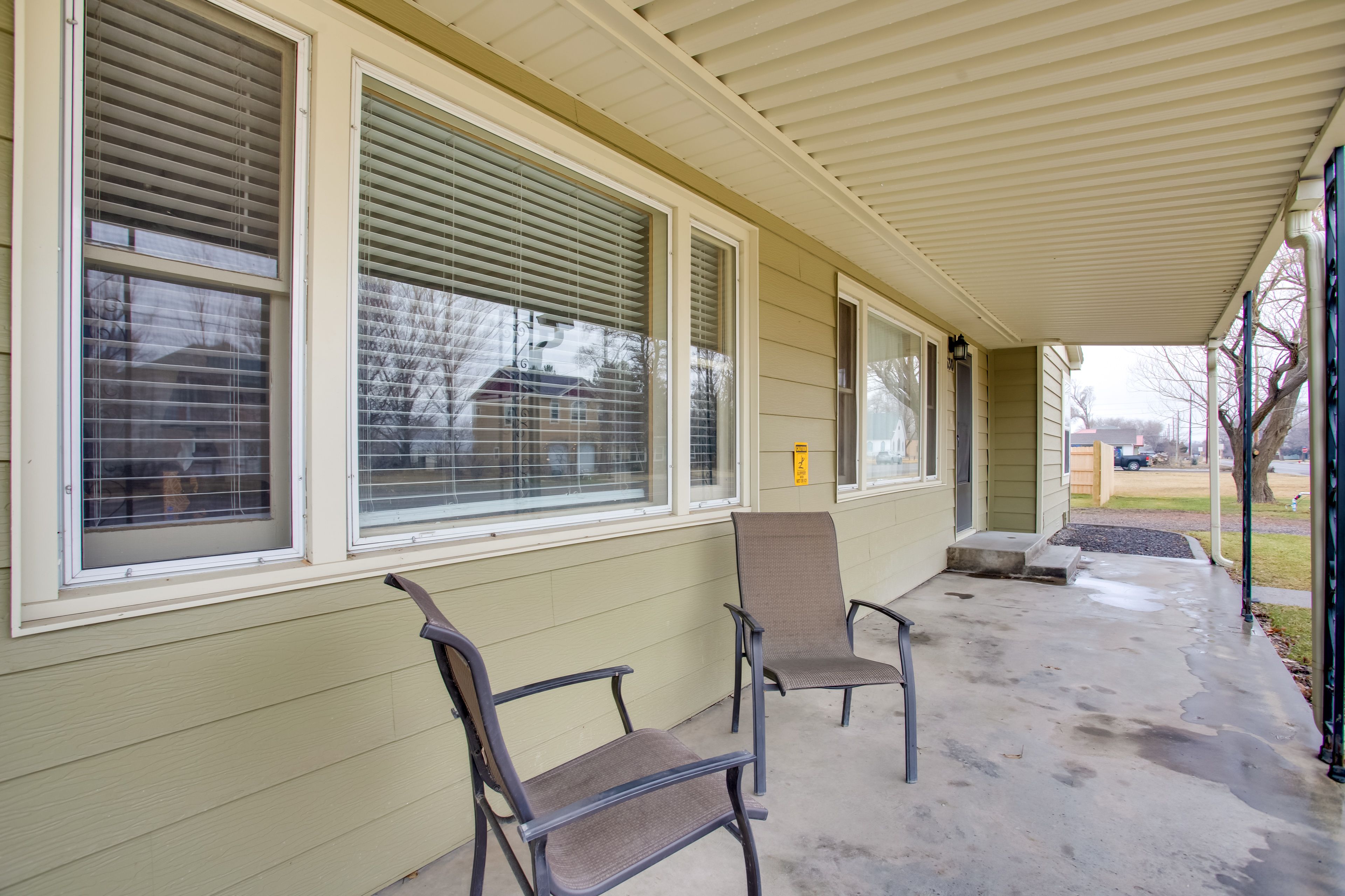 Front Patio w/ Seating | Private Entrance