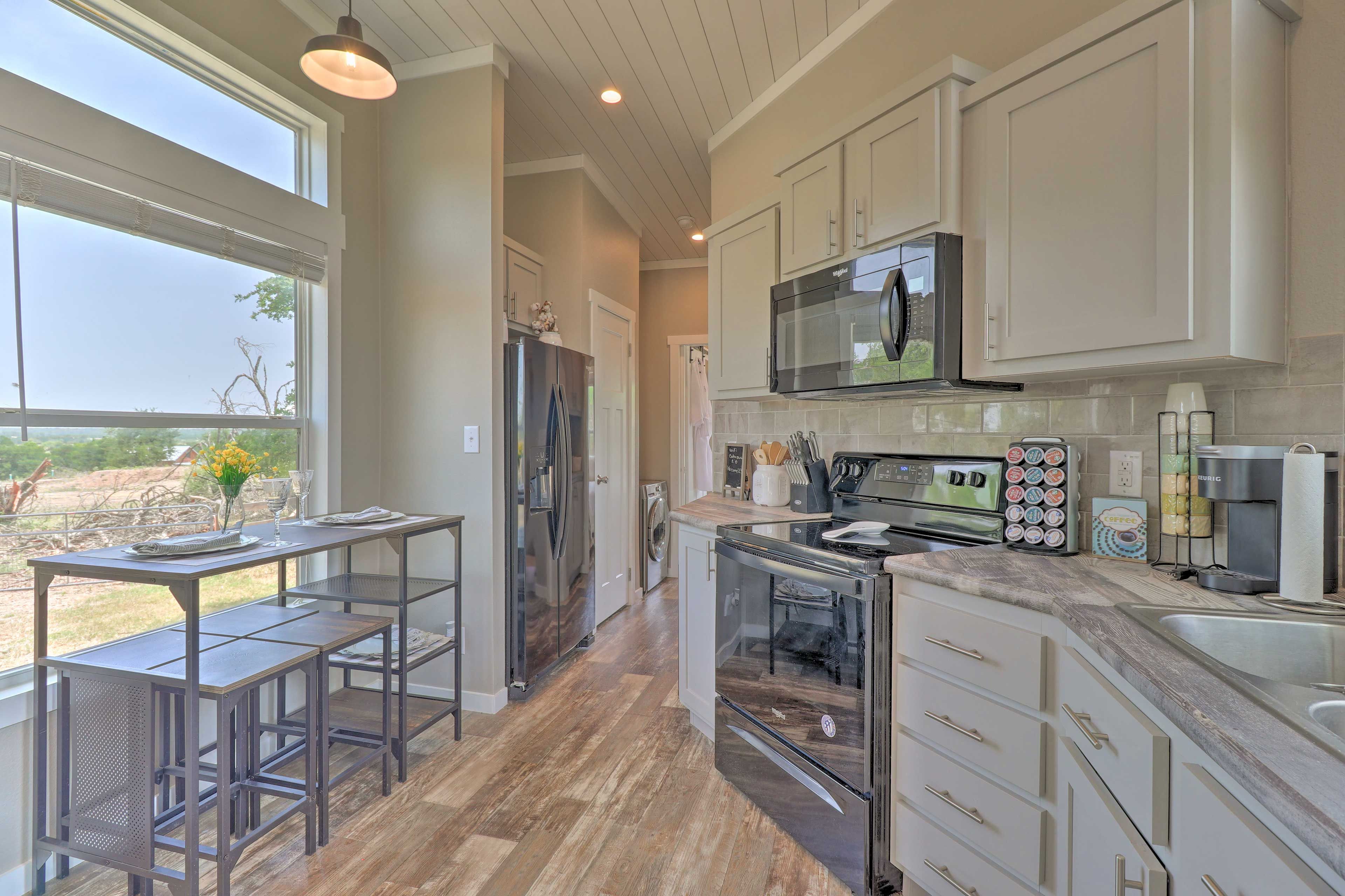 Kitchen | Cooking Basics | Dishware & Flatware | Crockpot | Trash Bags