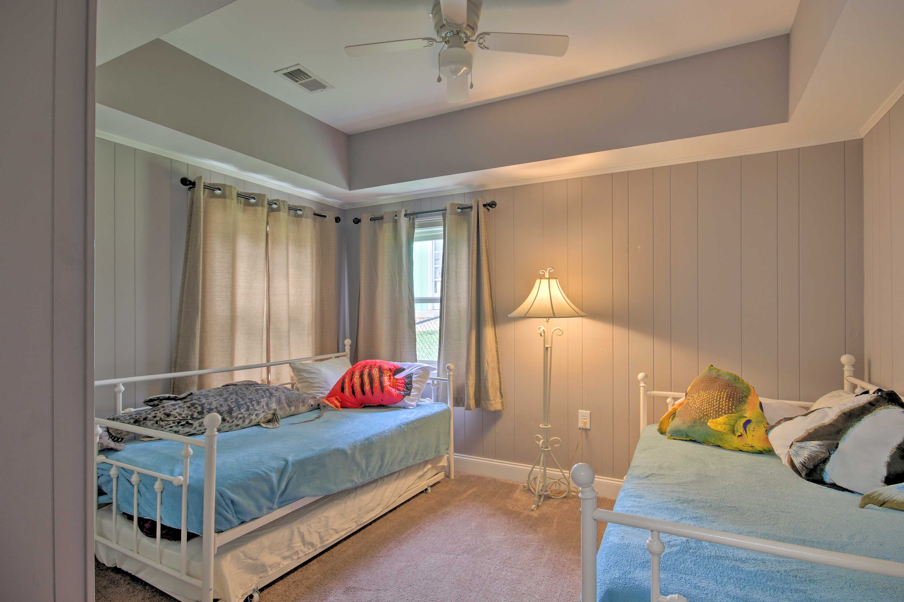Bedroom 5 | 2 Twin Beds | 2 Twin Trundles
