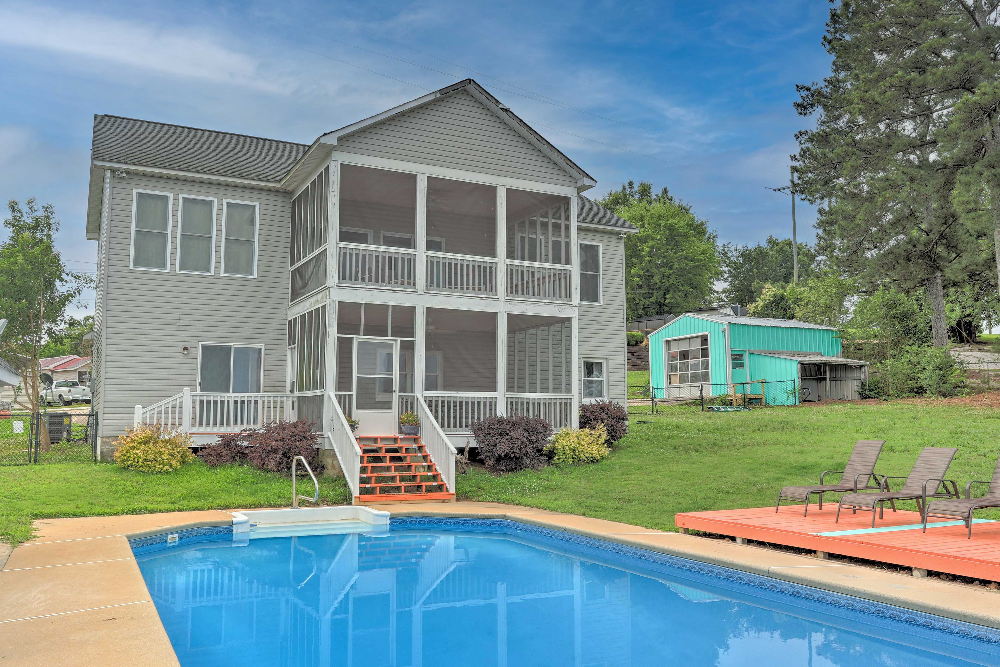 Greenwood Vacation Rental | 5BR | 2BA | 2,300 Sq Ft | Step-Free Access