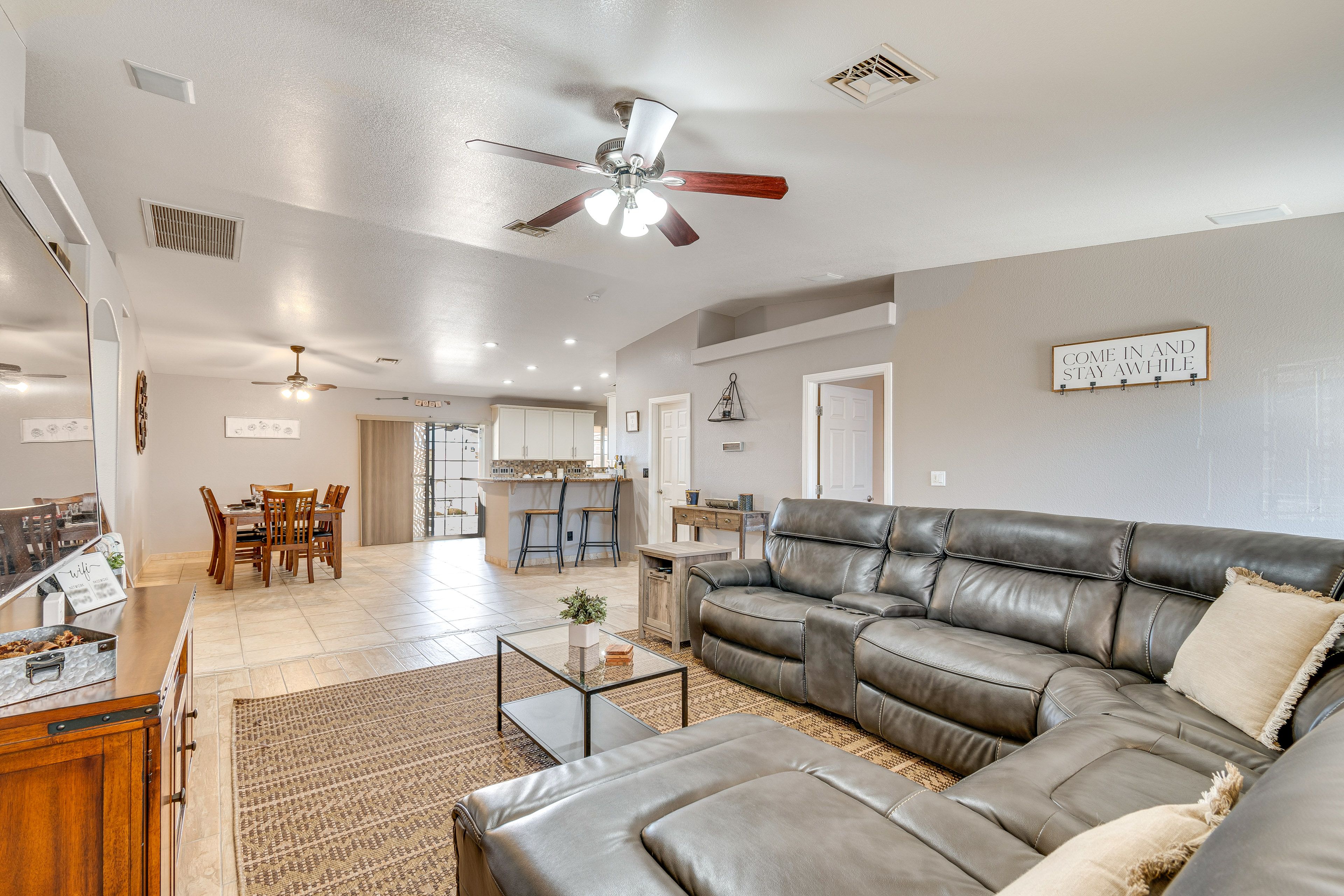 Living Room | Towels & Linens | Complimentary Toiletries