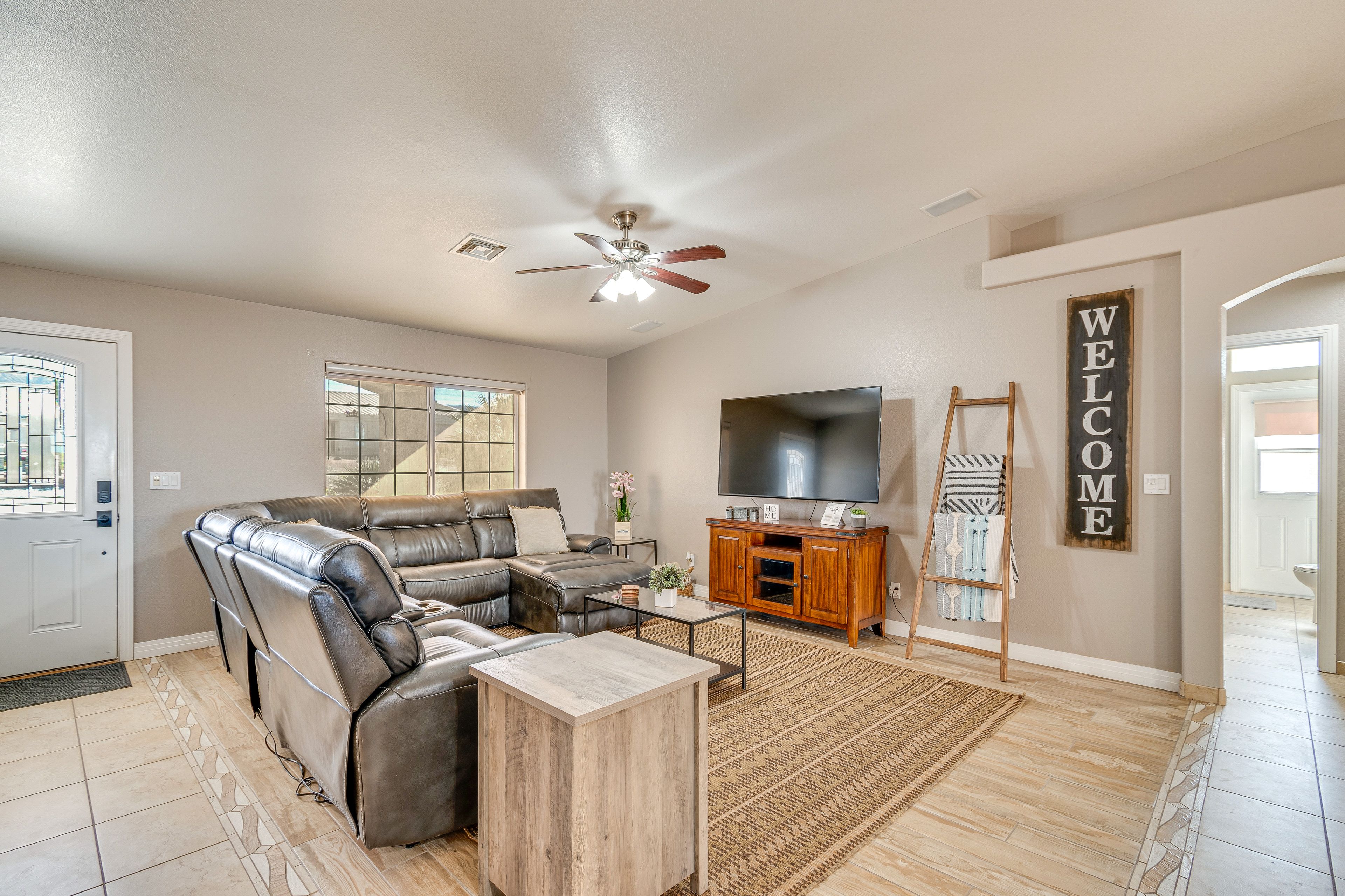 Living Room | Smart TV | Central A/C