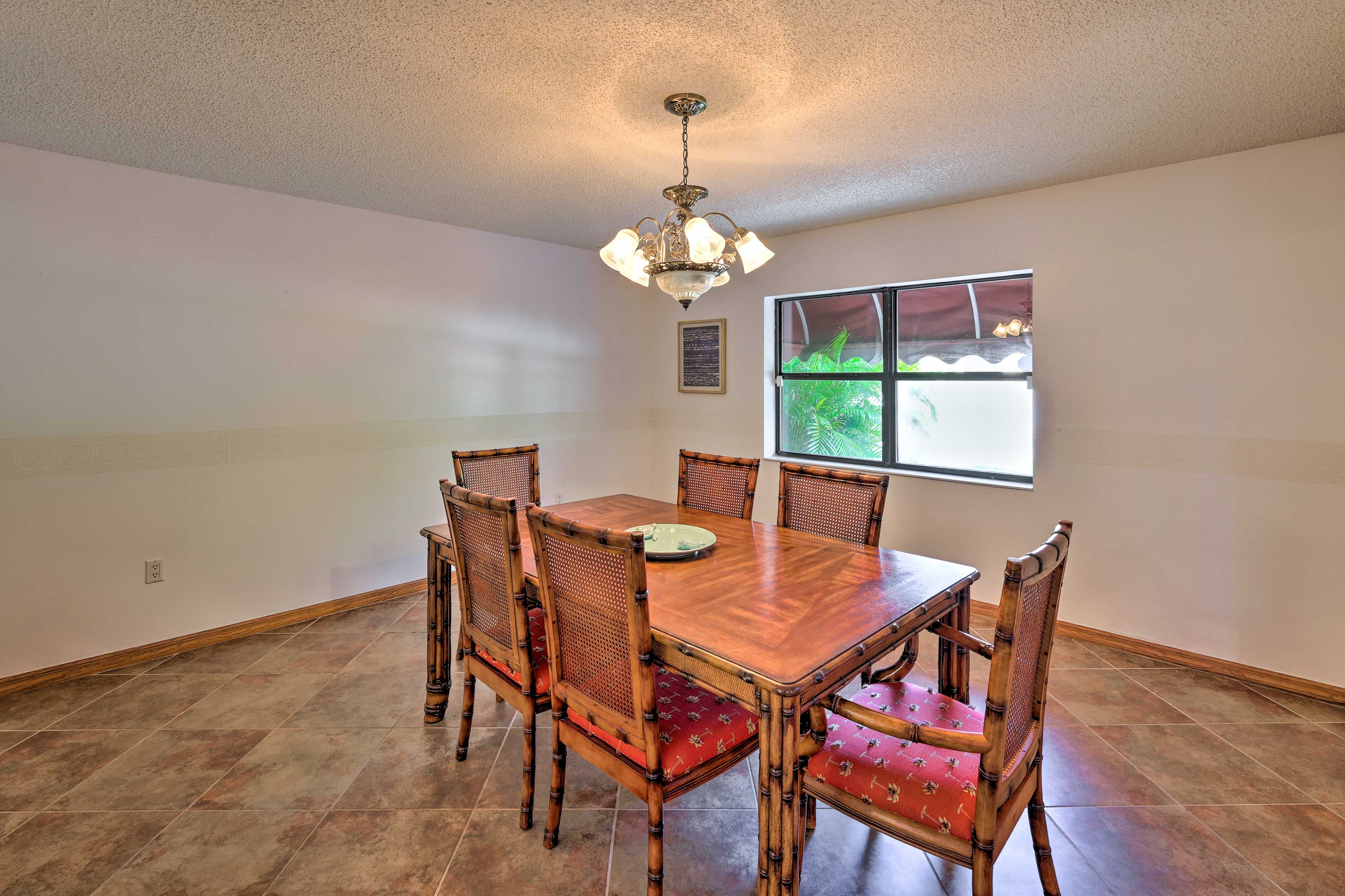 Dining Room | 1st Floor | Central Air Conditioning | Ceiling Fans