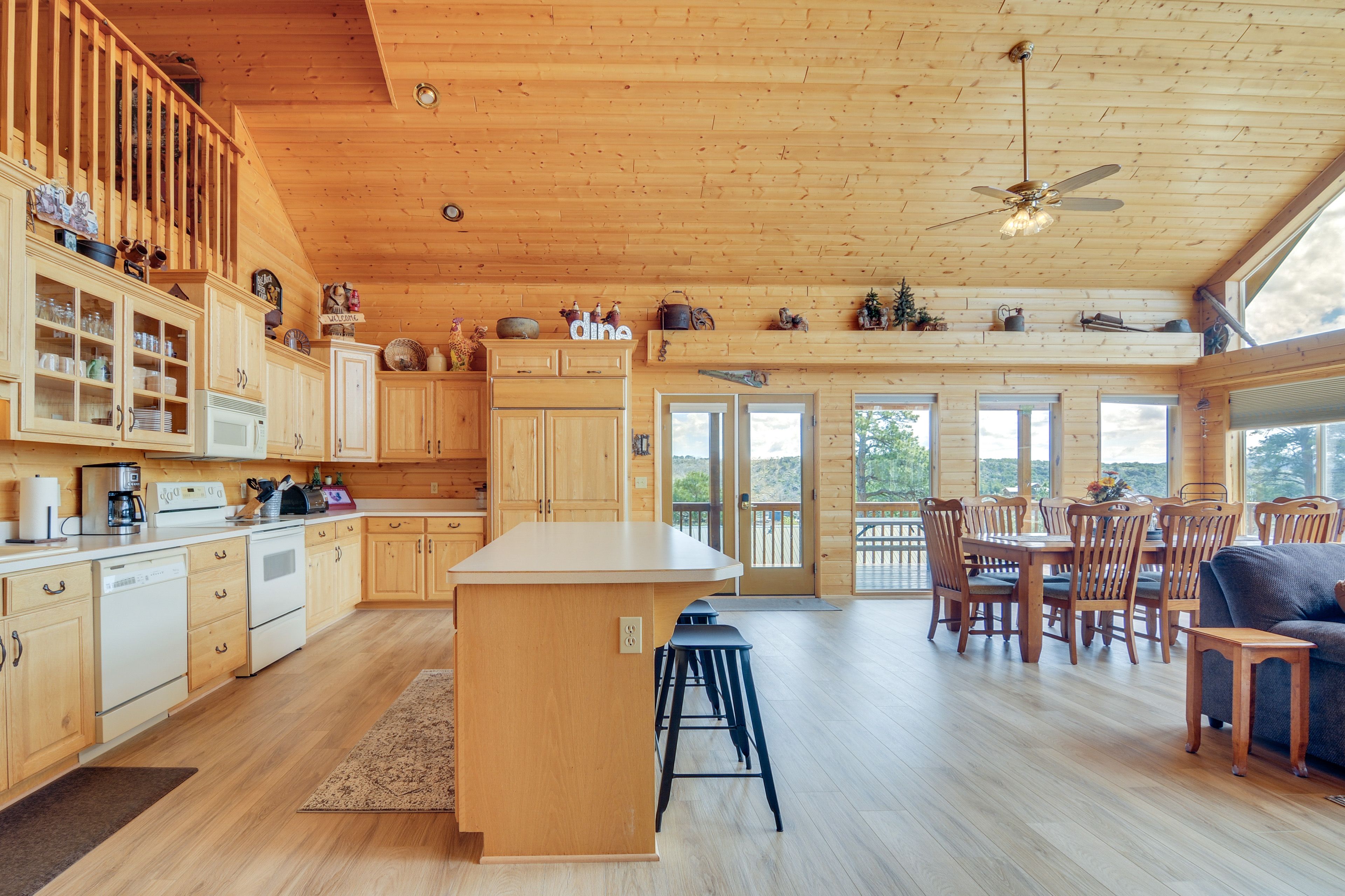 Kitchen | Main Floor