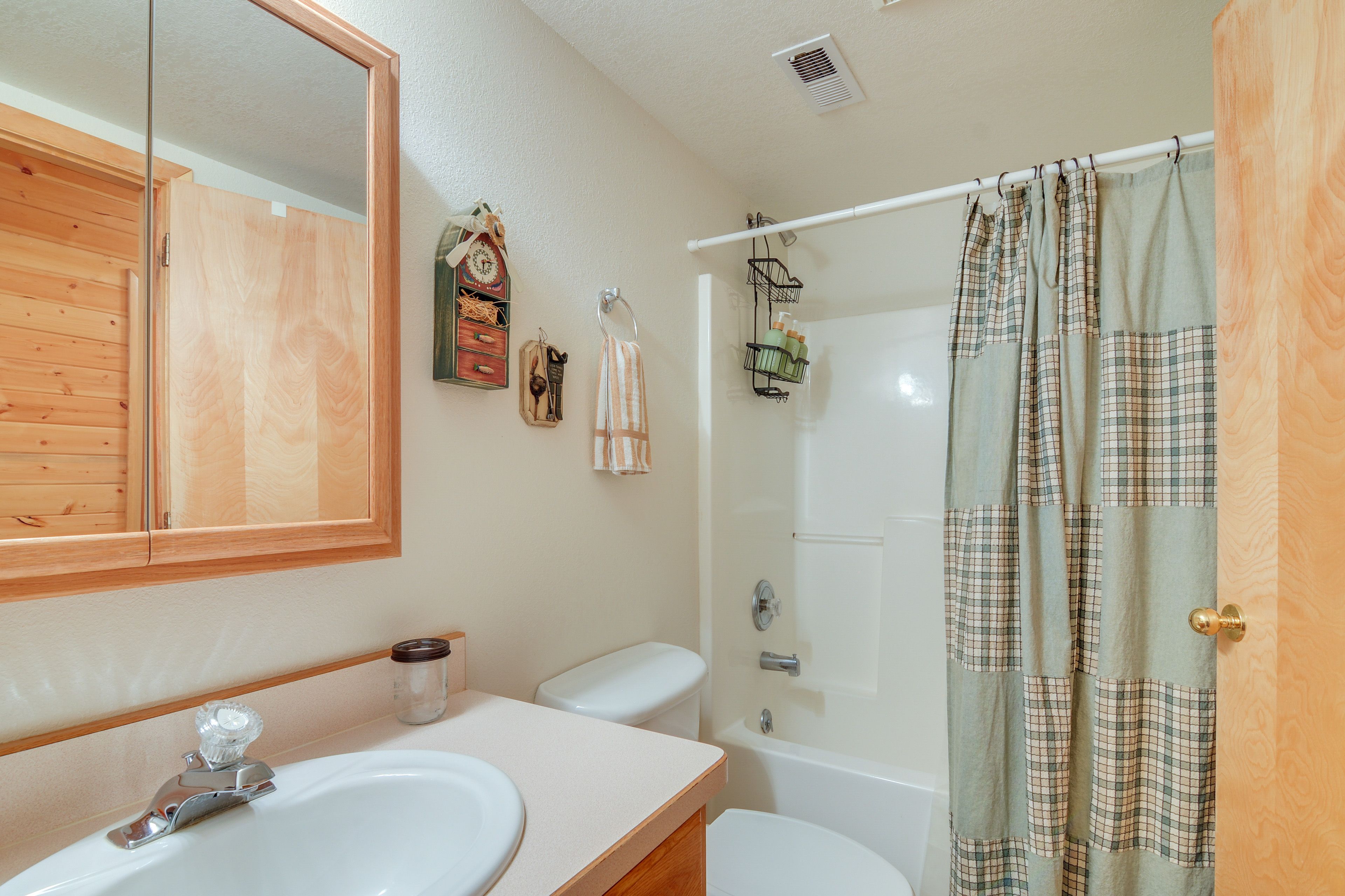Full Bathroom | Lower Level