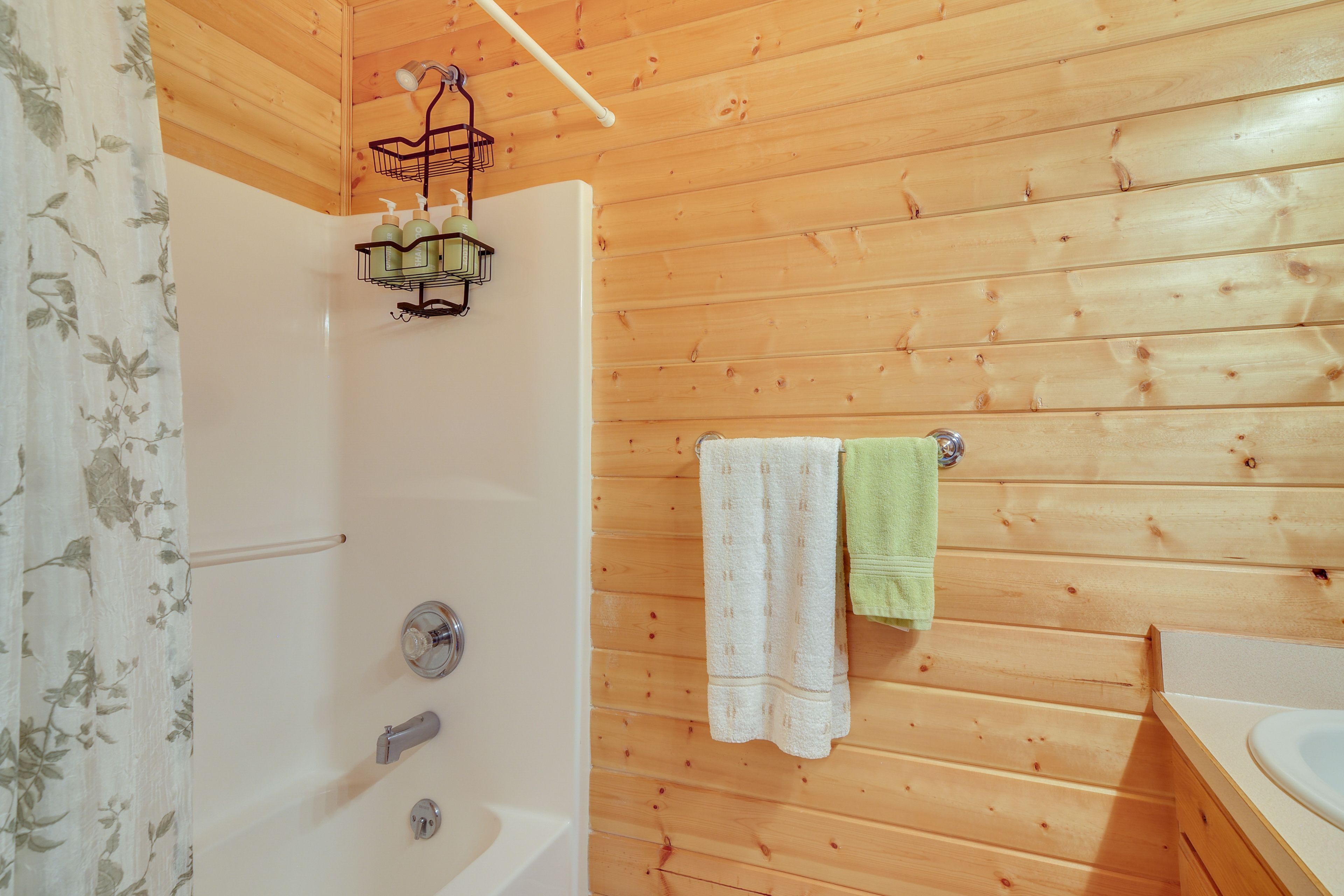 En-Suite Bathroom | Complimentary Toiletries | Towels Provided
