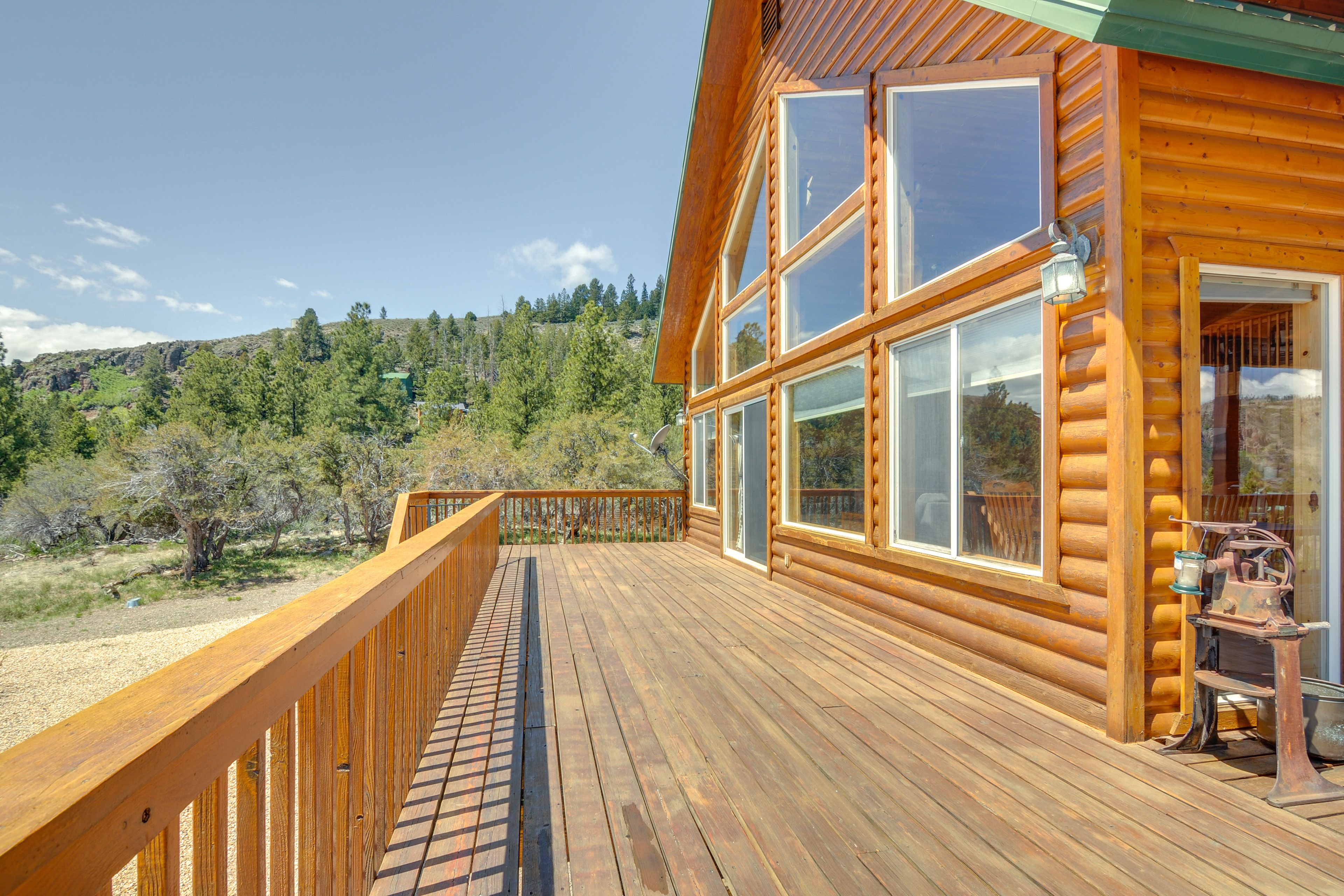 Wraparound Deck | Gas Grill