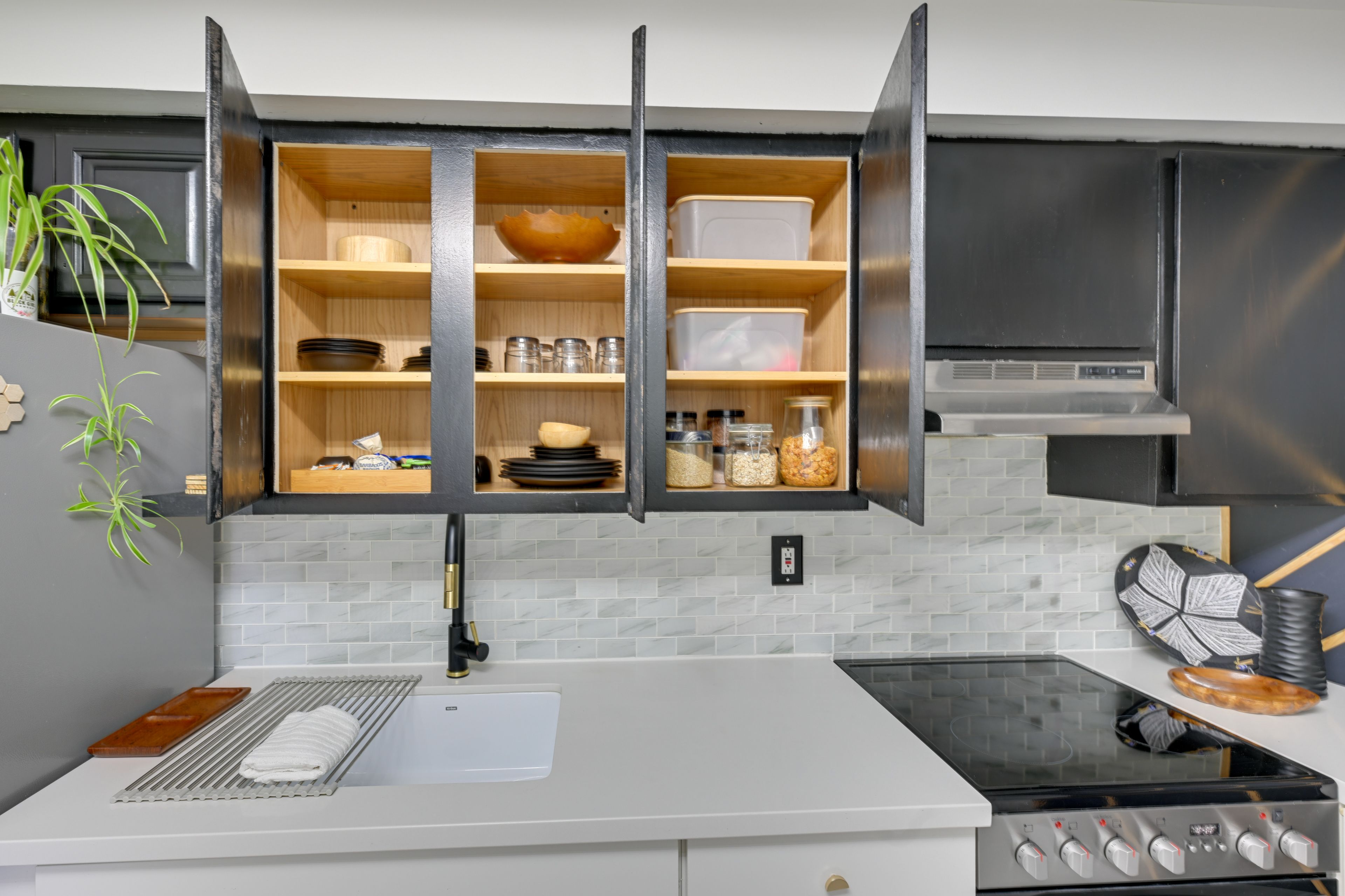 Kitchen | Cooking Basics | Coffee Maker | Paper Towels/Trash Bags Provided